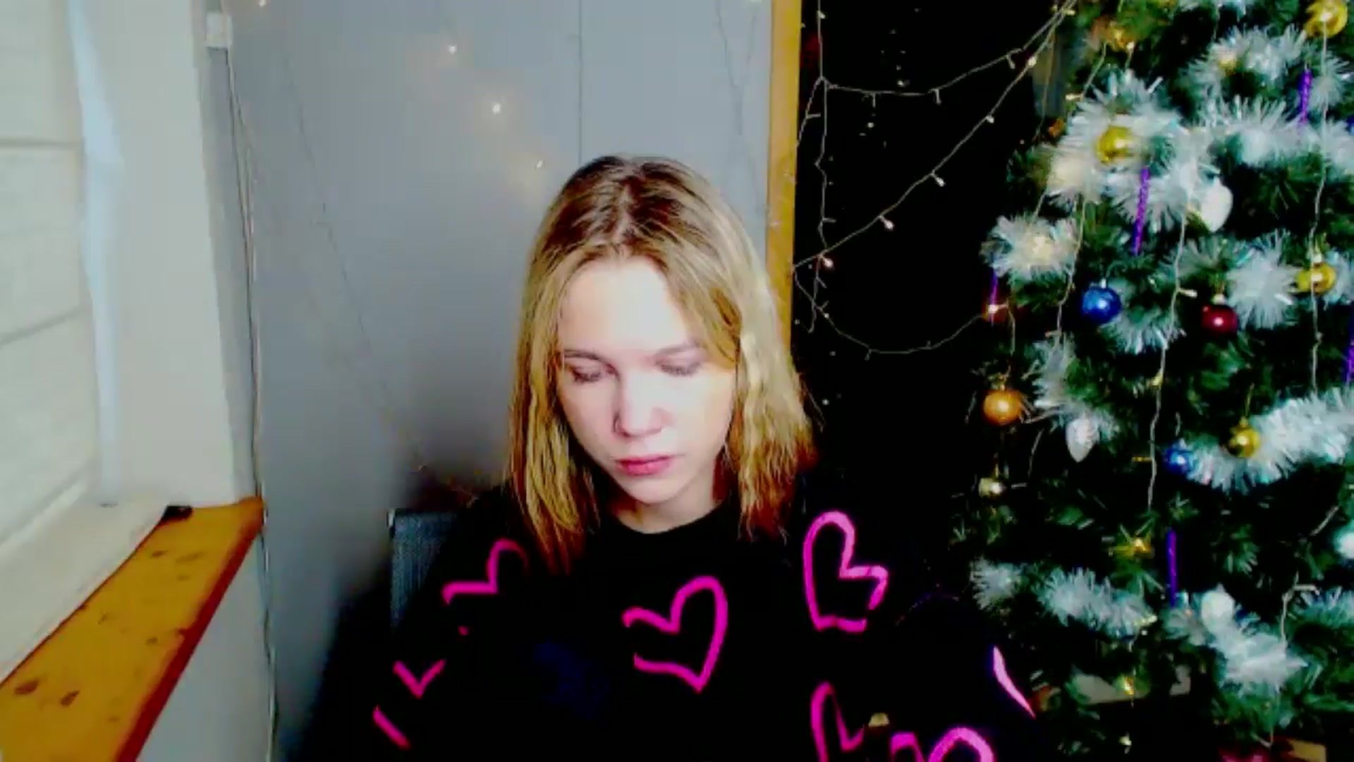 Gallery image thumbnail from Kate_Lewiss's myfreecams stream on, 12/27/2024, 10:21 image 15 of 20
