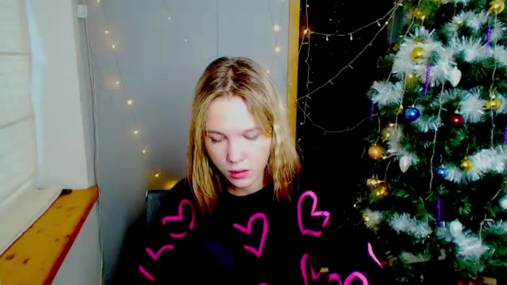 Gallery image thumbnail from Kate_Lewiss's myfreecams stream on, 12/27/2024, 10:21 image 14 of 20