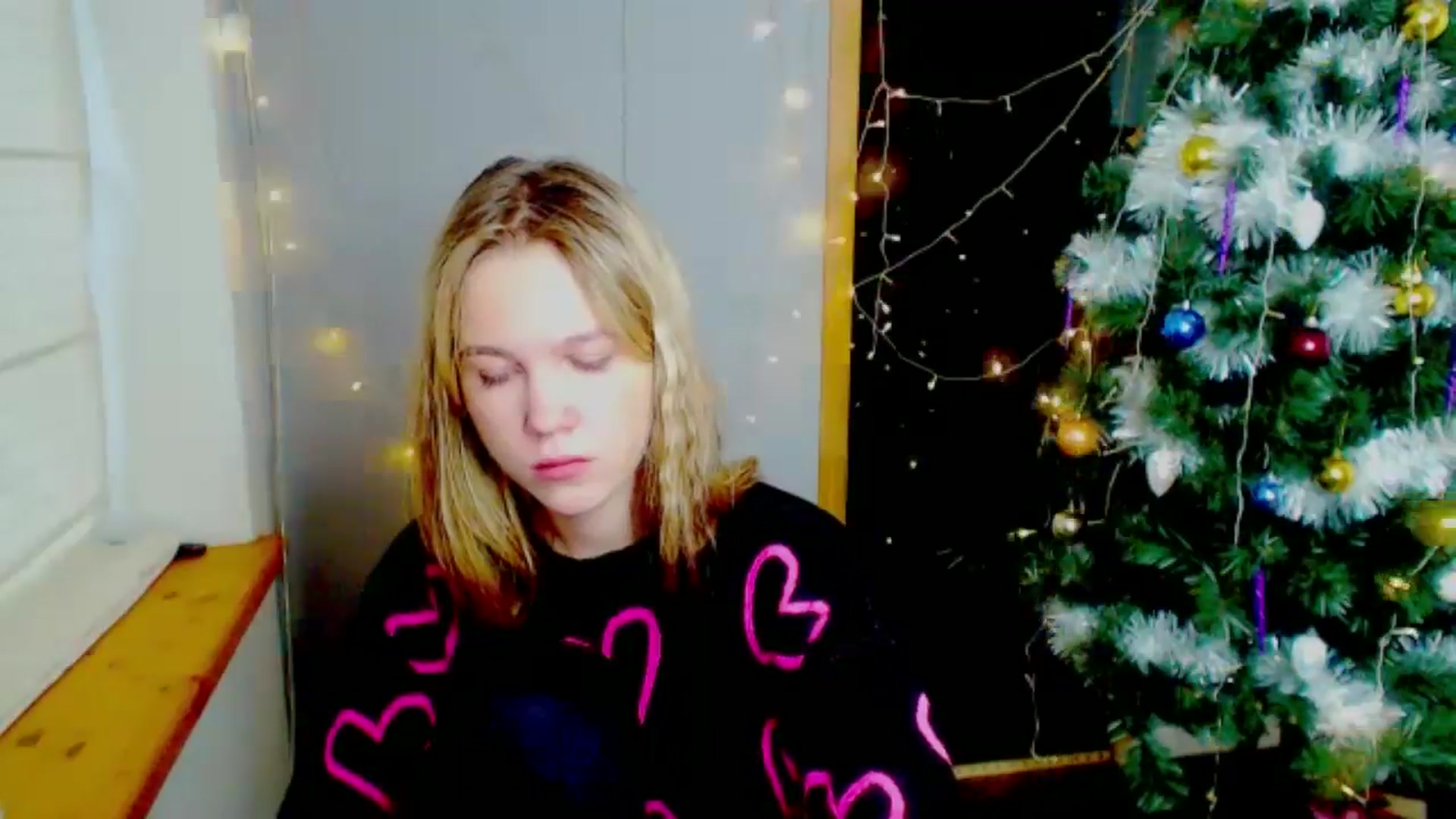 Gallery image thumbnail from Kate_Lewiss's myfreecams stream on, 12/27/2024, 10:21 image 19 of 20