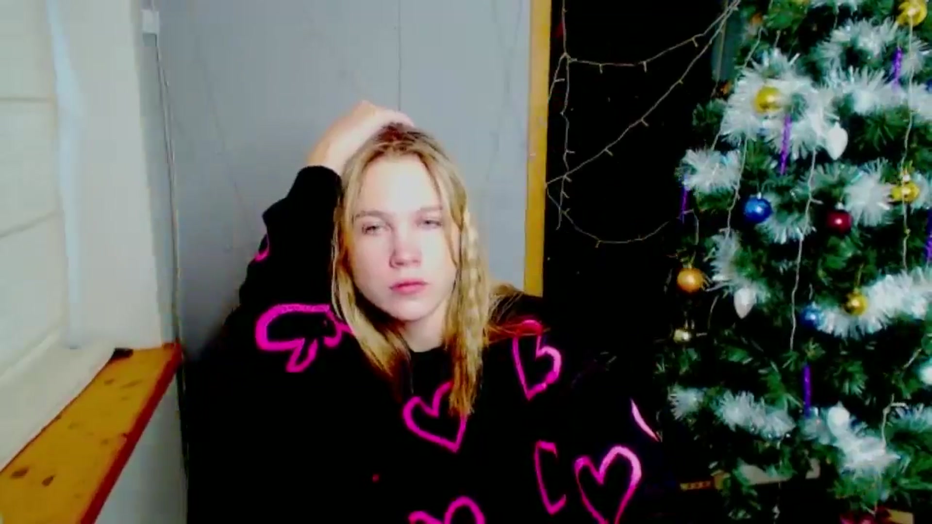 Gallery image thumbnail from Kate_Lewiss's myfreecams stream on, 12/27/2024, 11:19 image 17 of 20