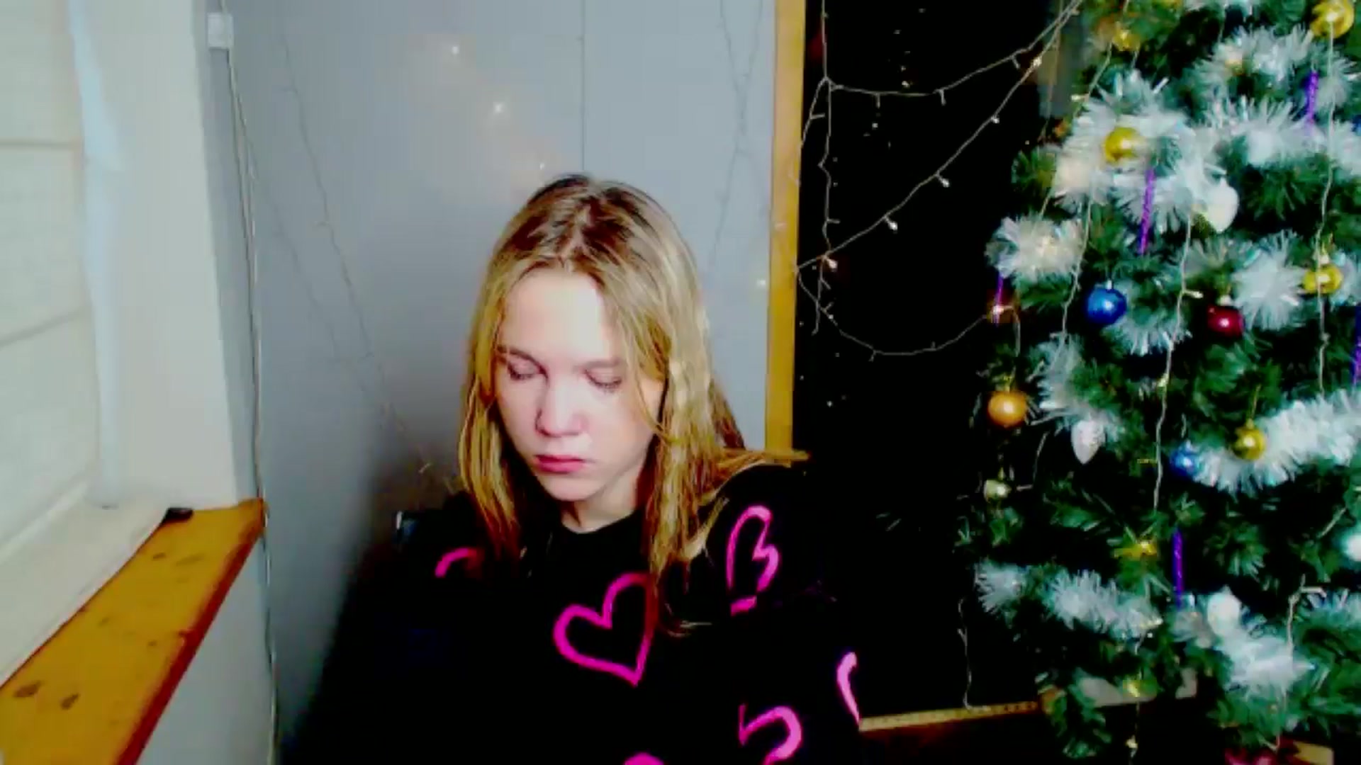Gallery image thumbnail from Kate_Lewiss's myfreecams stream on, 12/27/2024, 11:19 image 10 of 20