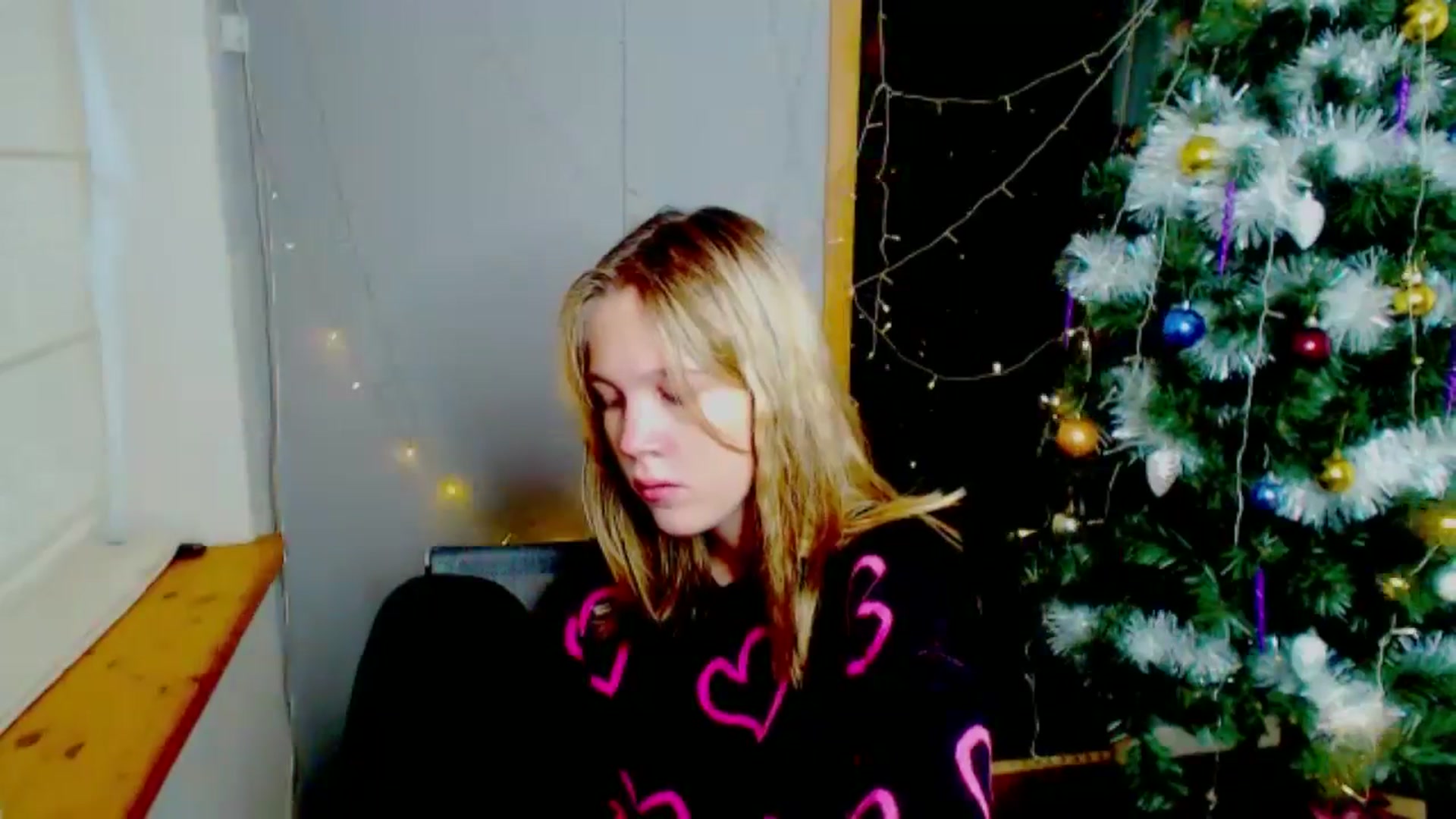 Gallery image thumbnail from Kate_Lewiss's myfreecams stream on, 12/27/2024, 11:19 image 14 of 20