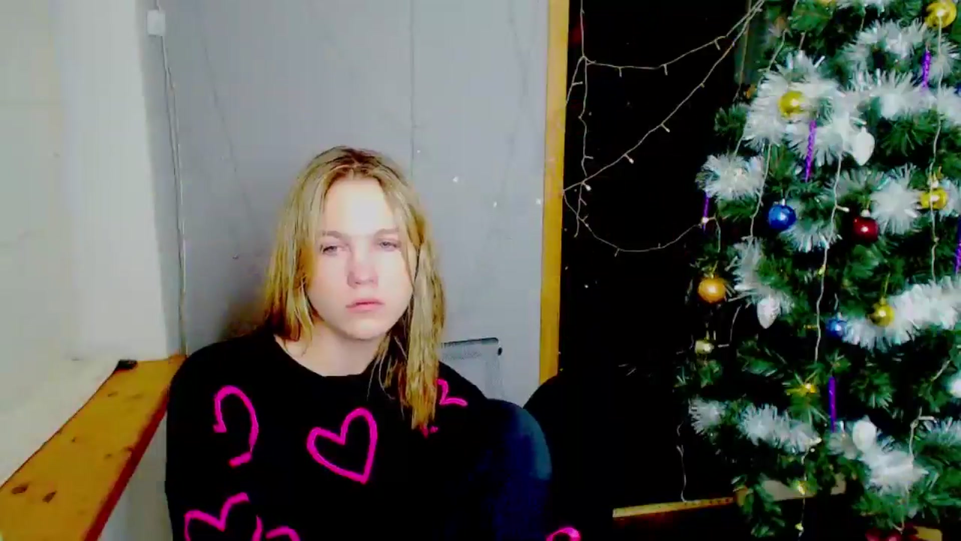 Gallery image thumbnail from Kate_Lewiss's myfreecams stream on, 12/27/2024, 13:27 image 17 of 20