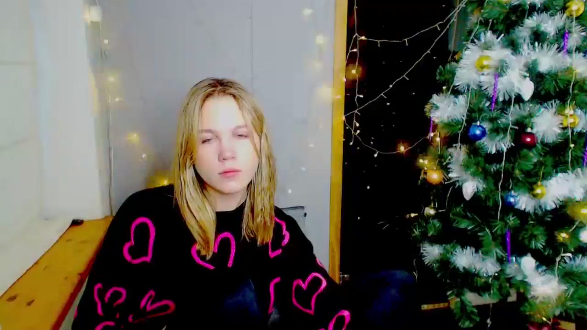 Gallery image thumbnail from Kate_Lewiss's myfreecams stream on, 12/27/2024, 13:27 image 10 of 20