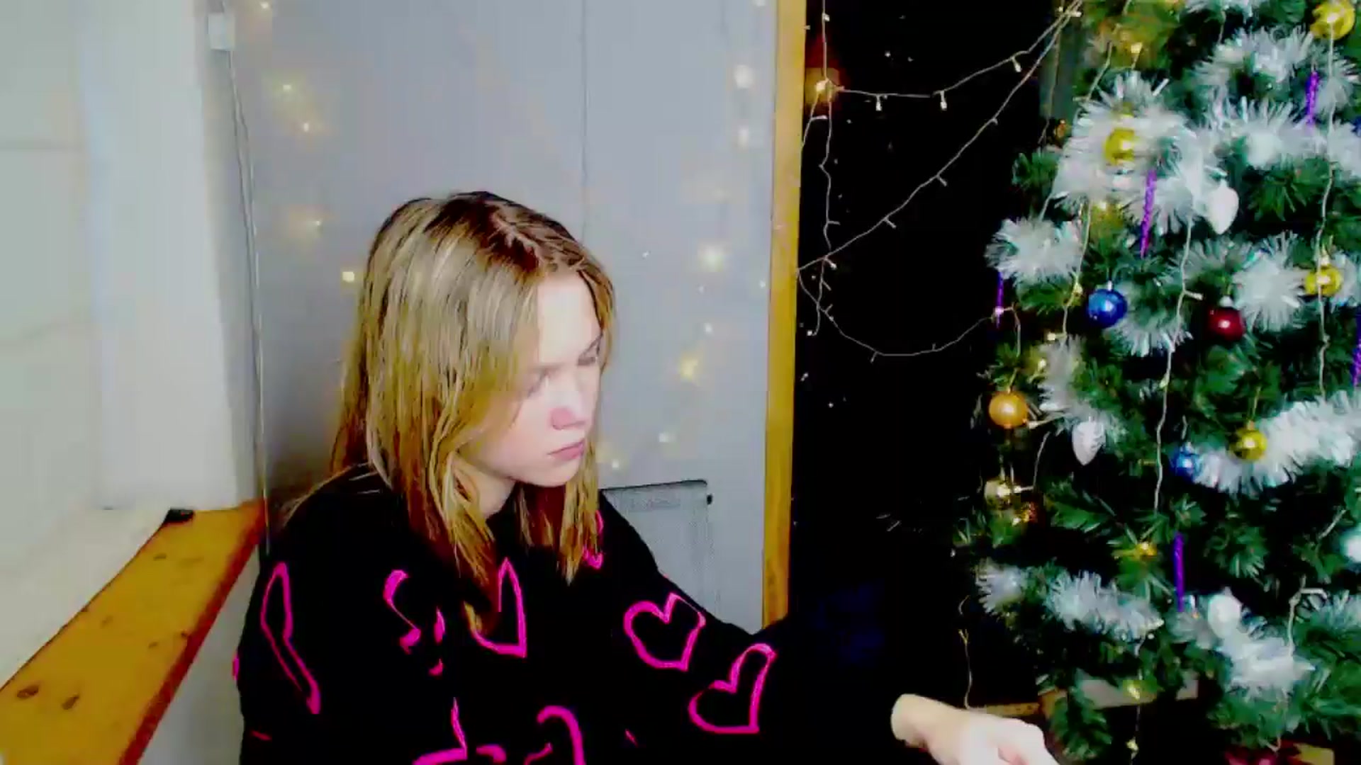 Gallery image thumbnail from Kate_Lewiss's myfreecams stream on, 12/27/2024, 13:27 image 9 of 20