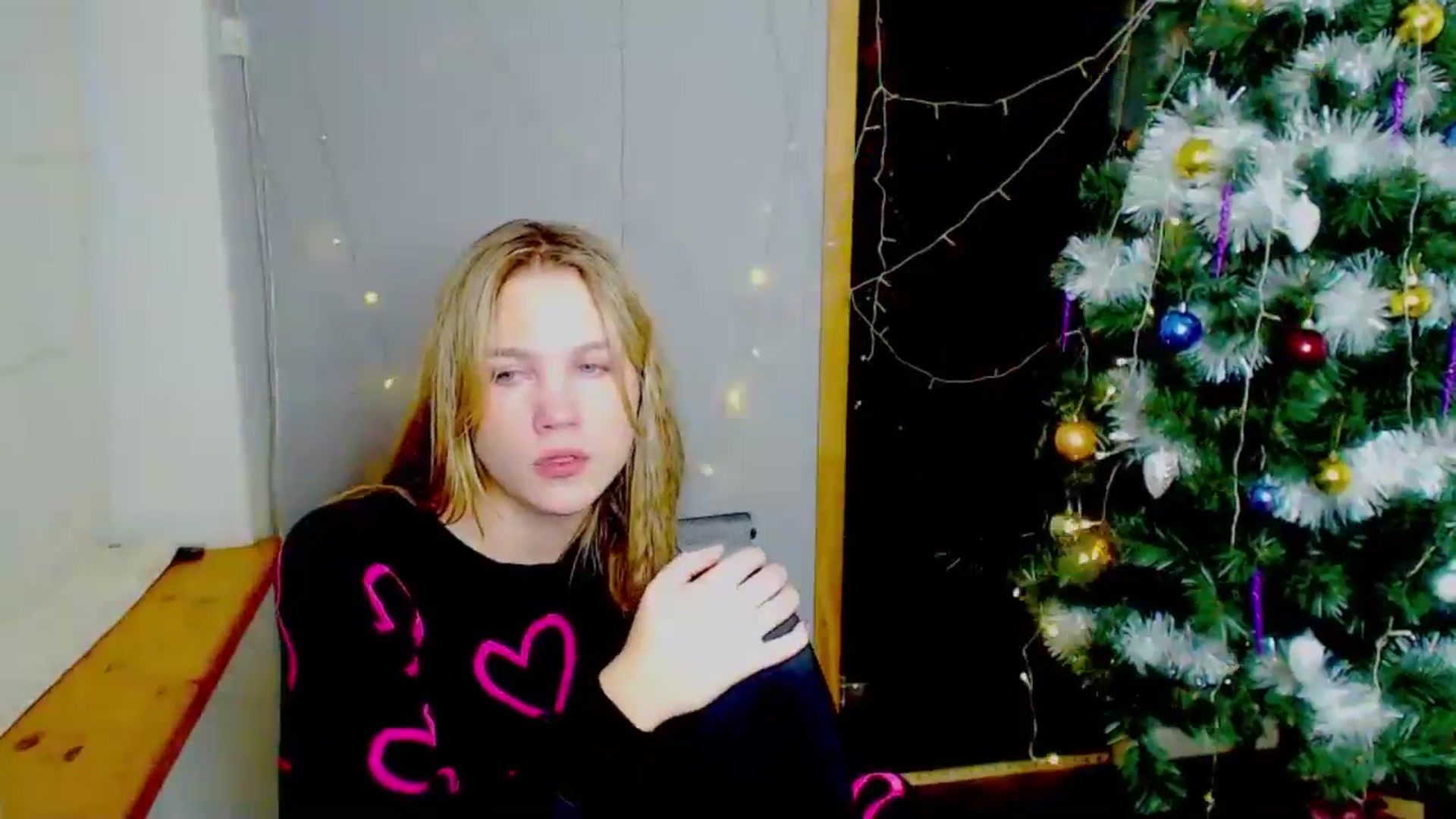 Gallery image thumbnail from Kate_Lewiss's myfreecams stream on, 12/27/2024, 13:27 image 14 of 20