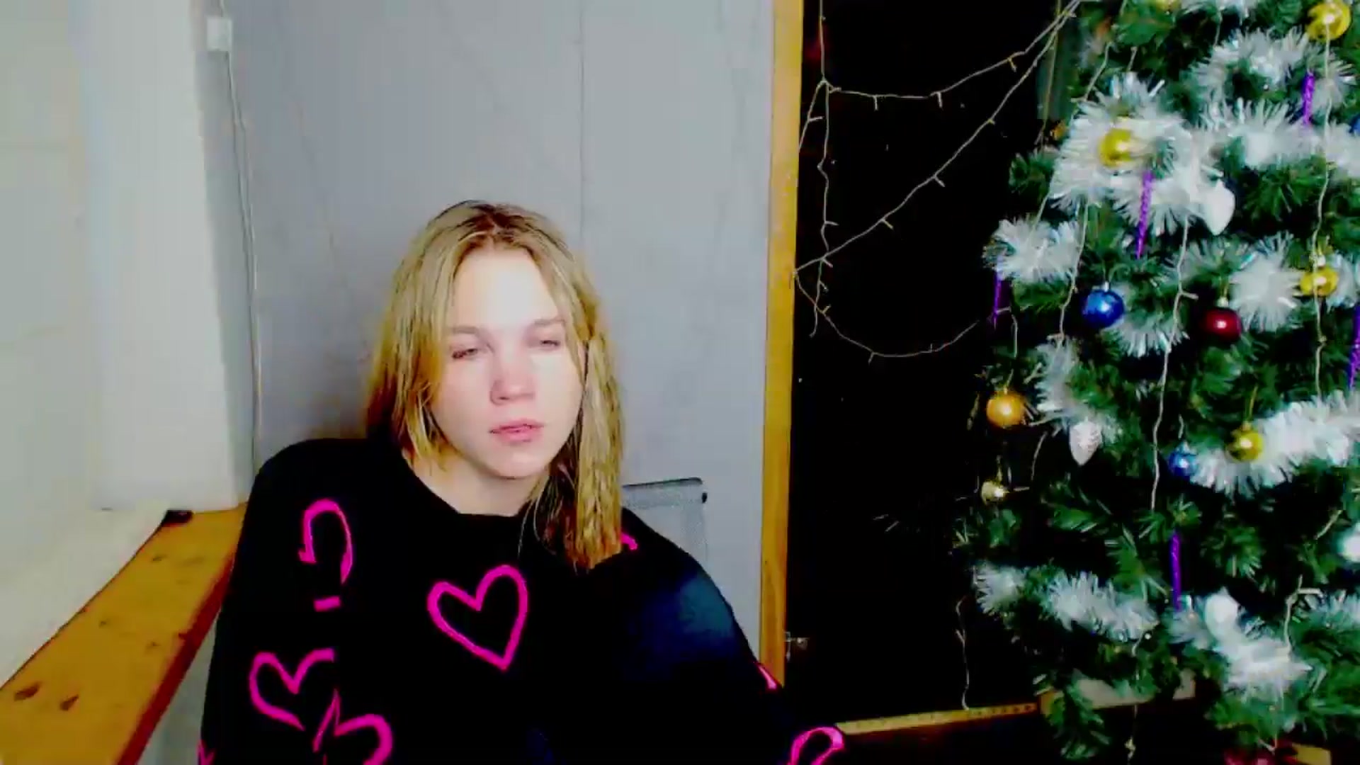 Gallery image thumbnail from Kate_Lewiss's myfreecams stream on, 12/27/2024, 13:27 image 15 of 20