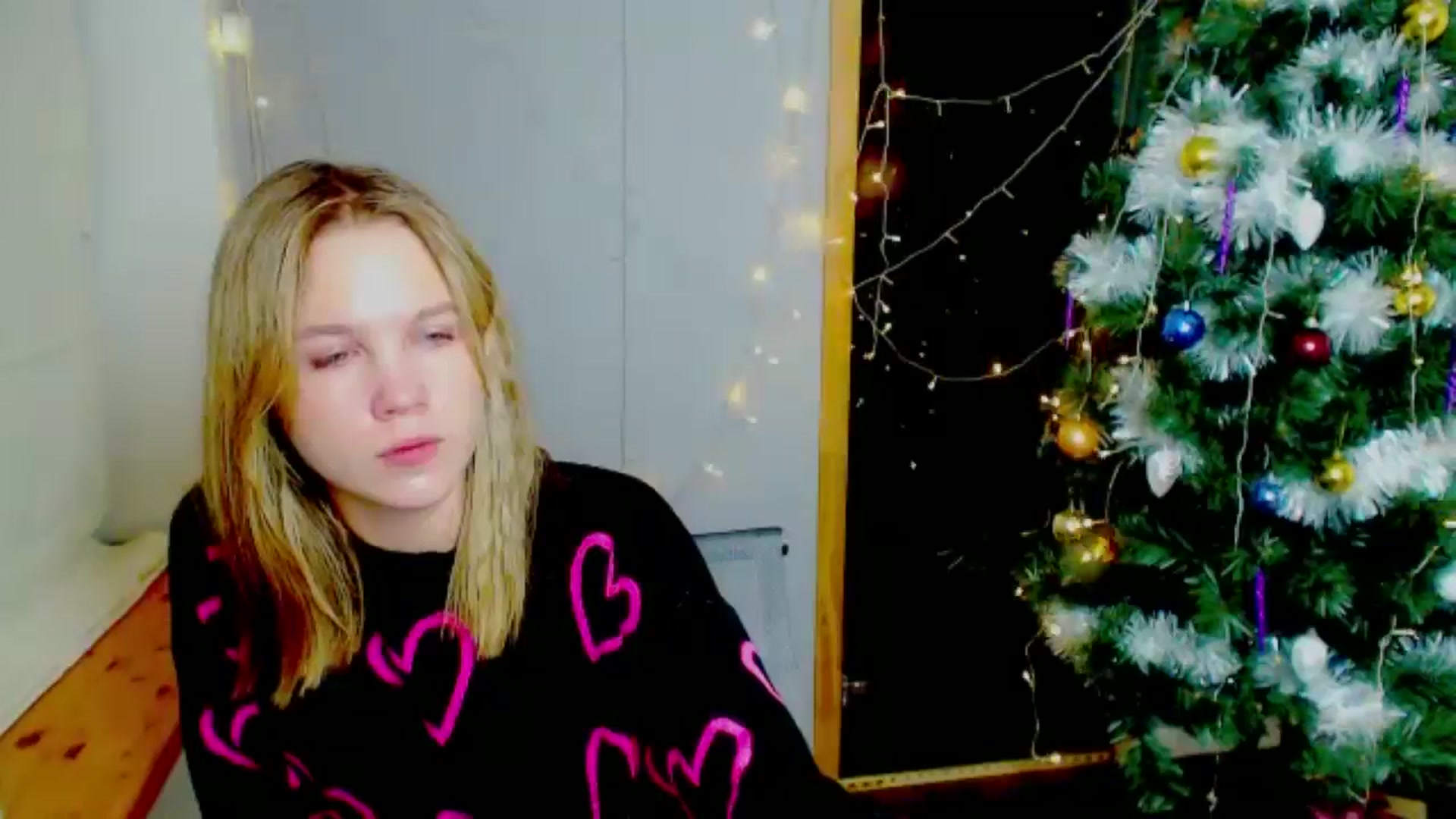 Gallery image thumbnail from Kate_Lewiss's myfreecams stream on, 12/27/2024, 14:43 image 10 of 20