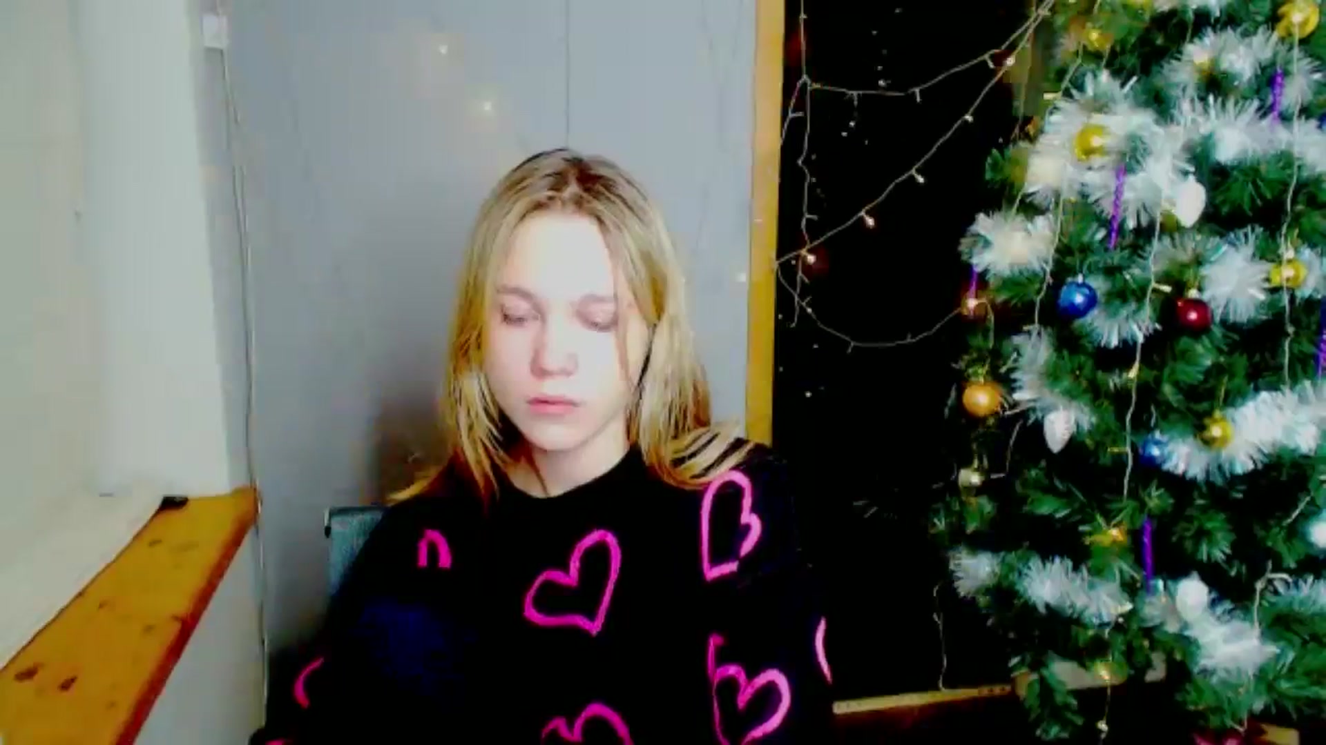 Gallery image thumbnail from Kate_Lewiss's myfreecams stream on, 12/27/2024, 14:43 image 18 of 20