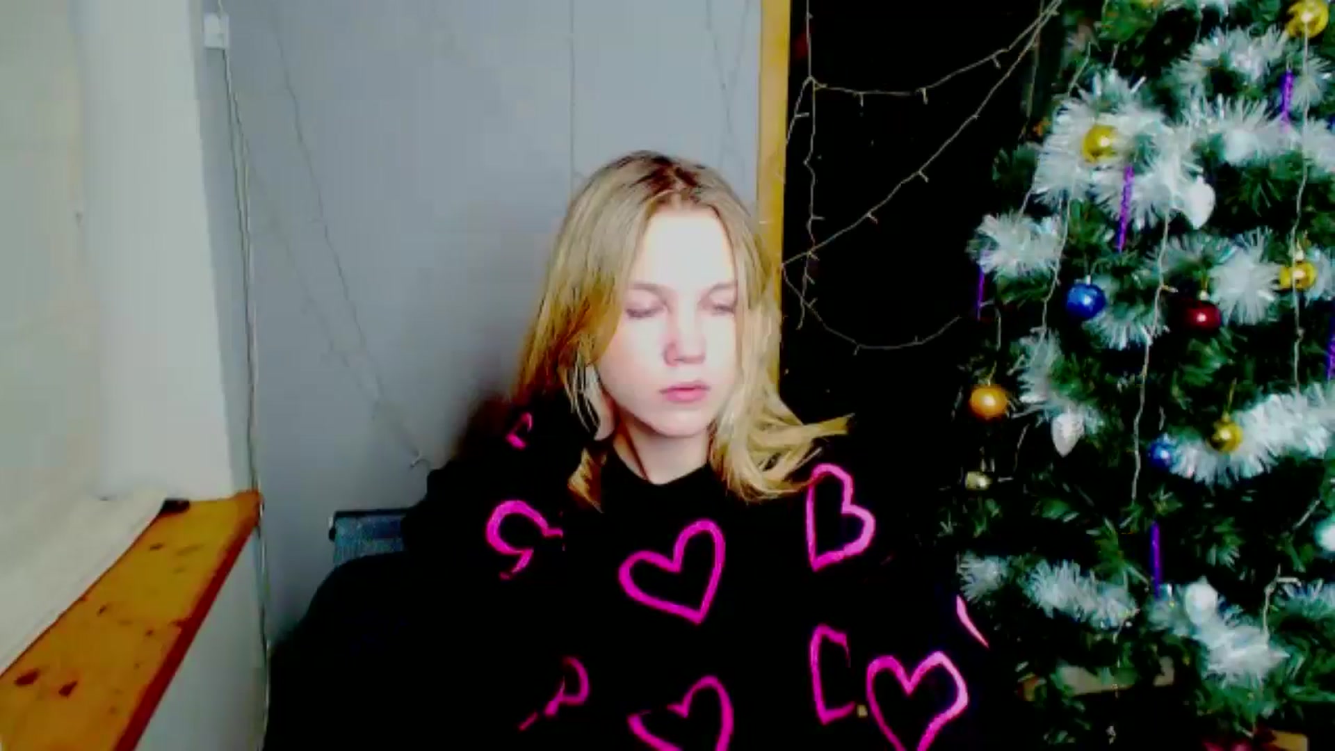 Gallery image thumbnail from Kate_Lewiss's myfreecams stream on, 12/27/2024, 14:43 image 16 of 20