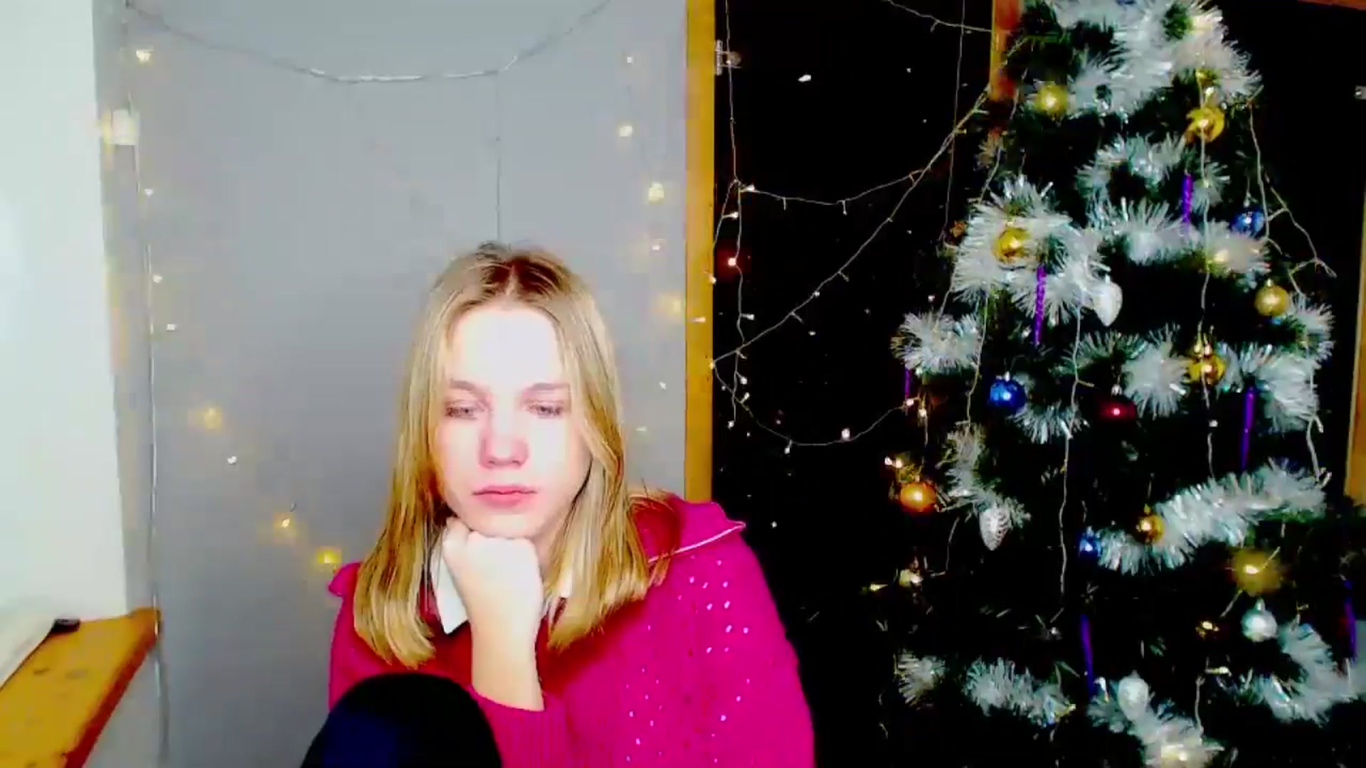 Gallery image thumbnail from Kate_Lewiss's myfreecams stream on, 12/30/2024, 10:13 image 7 of 20