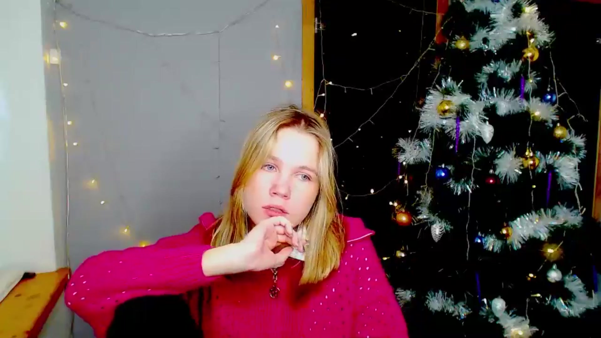 Gallery image thumbnail from Kate_Lewiss's myfreecams stream on, 12/30/2024, 10:13 image 5 of 20