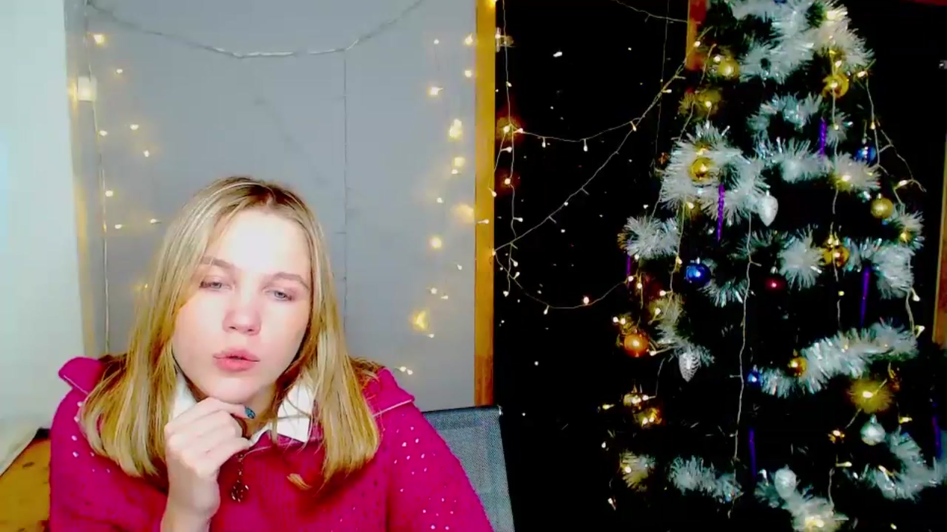 Gallery image thumbnail from Kate_Lewiss's myfreecams stream on, 12/30/2024, 11:19 image 14 of 20