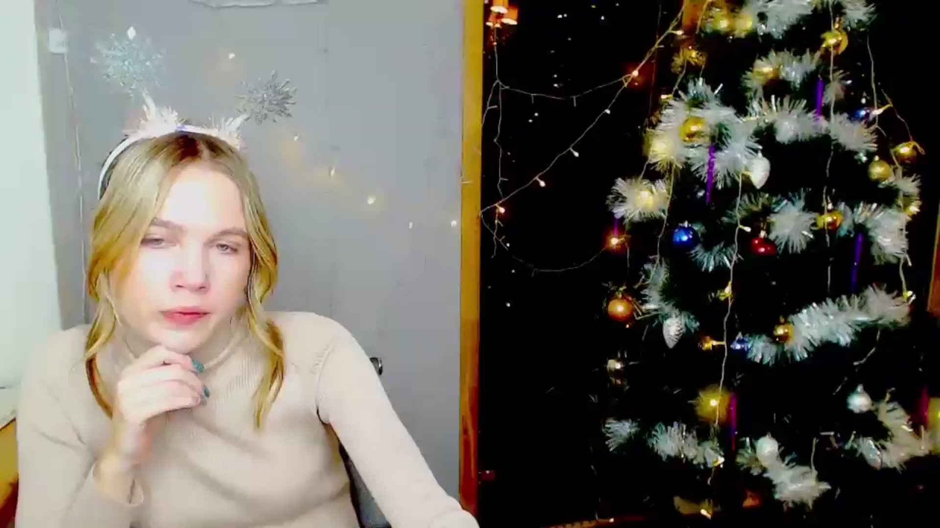 Gallery image thumbnail from Kate_Lewiss's myfreecams stream on, 12/31/2024, 07:50 image 19 of 20