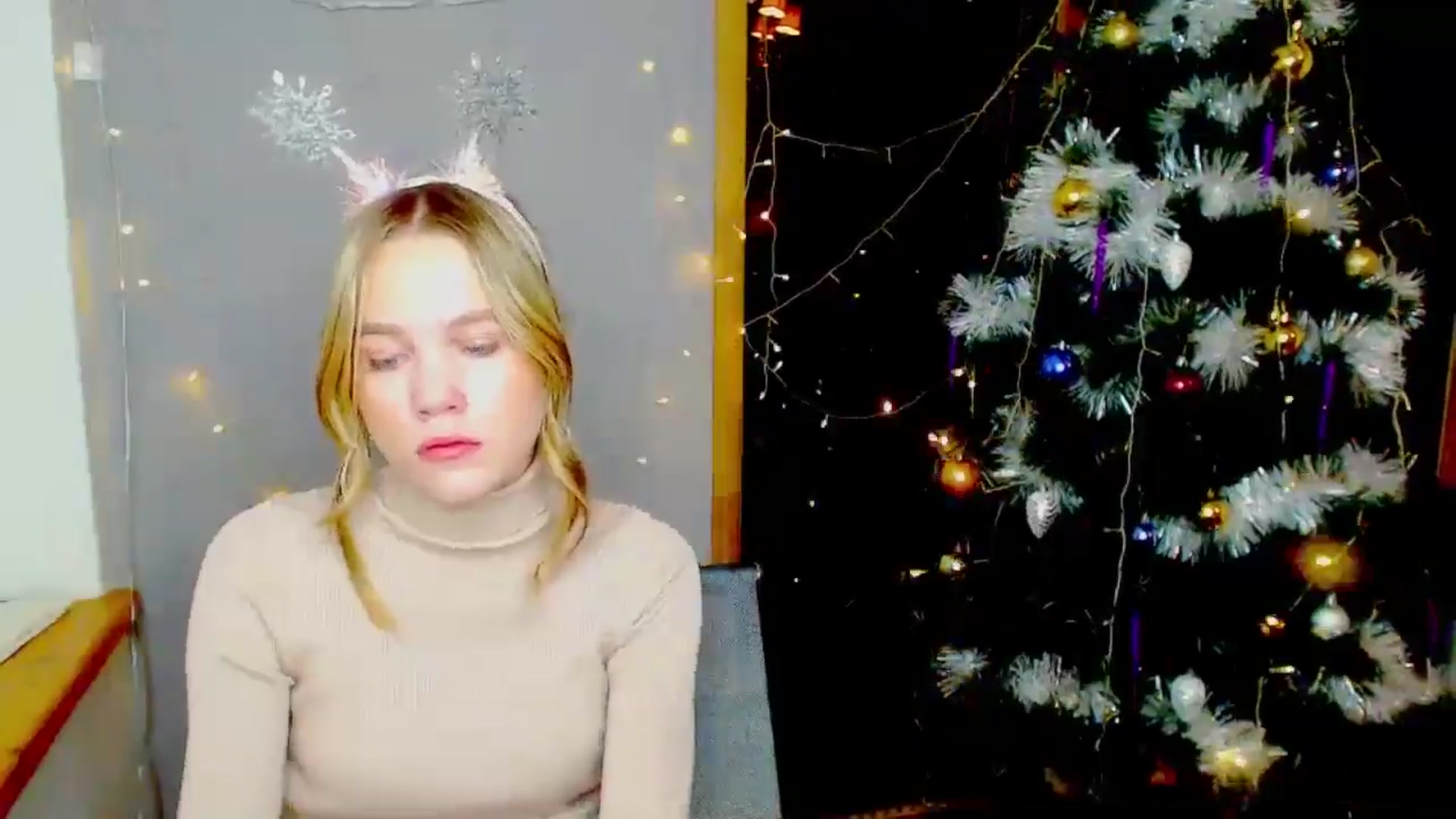 Gallery image thumbnail from Kate_Lewiss's myfreecams stream on, 12/31/2024, 07:50 image 4 of 20