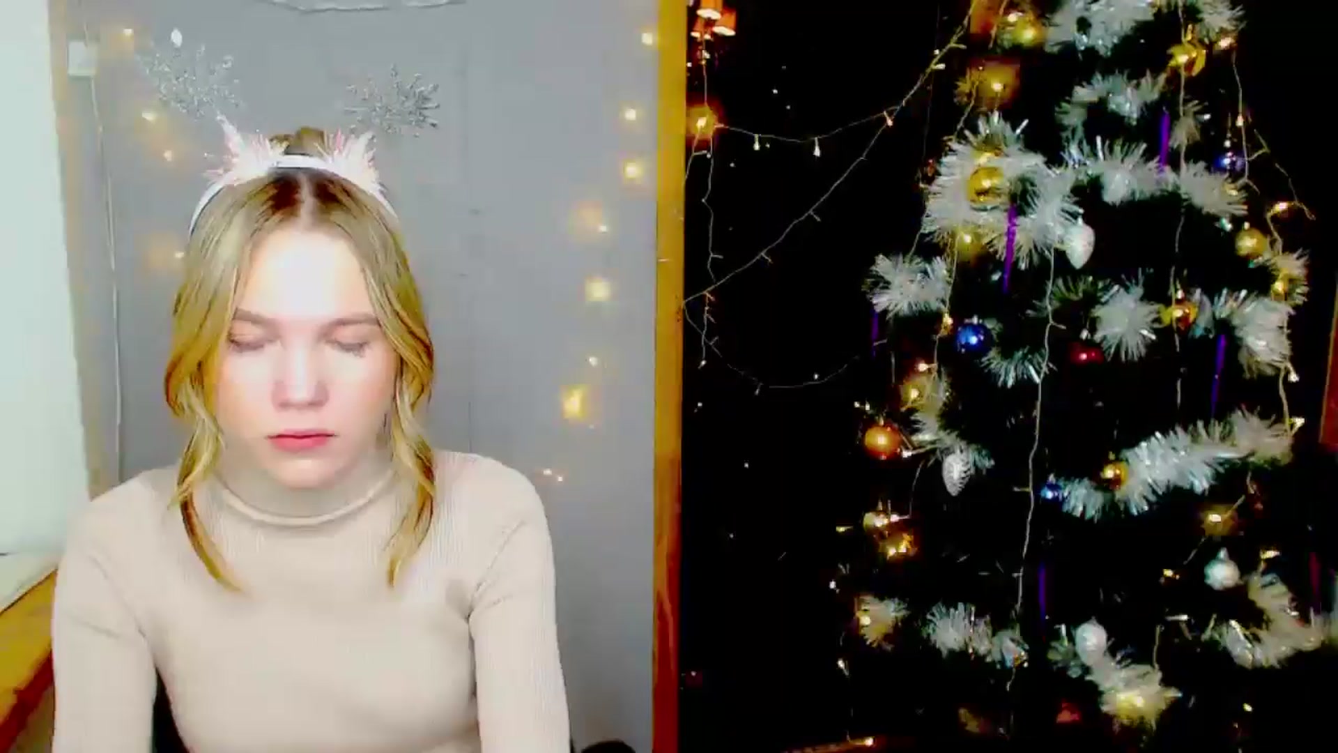 Gallery image thumbnail from Kate_Lewiss's myfreecams stream on, 12/31/2024, 07:50 image 18 of 20