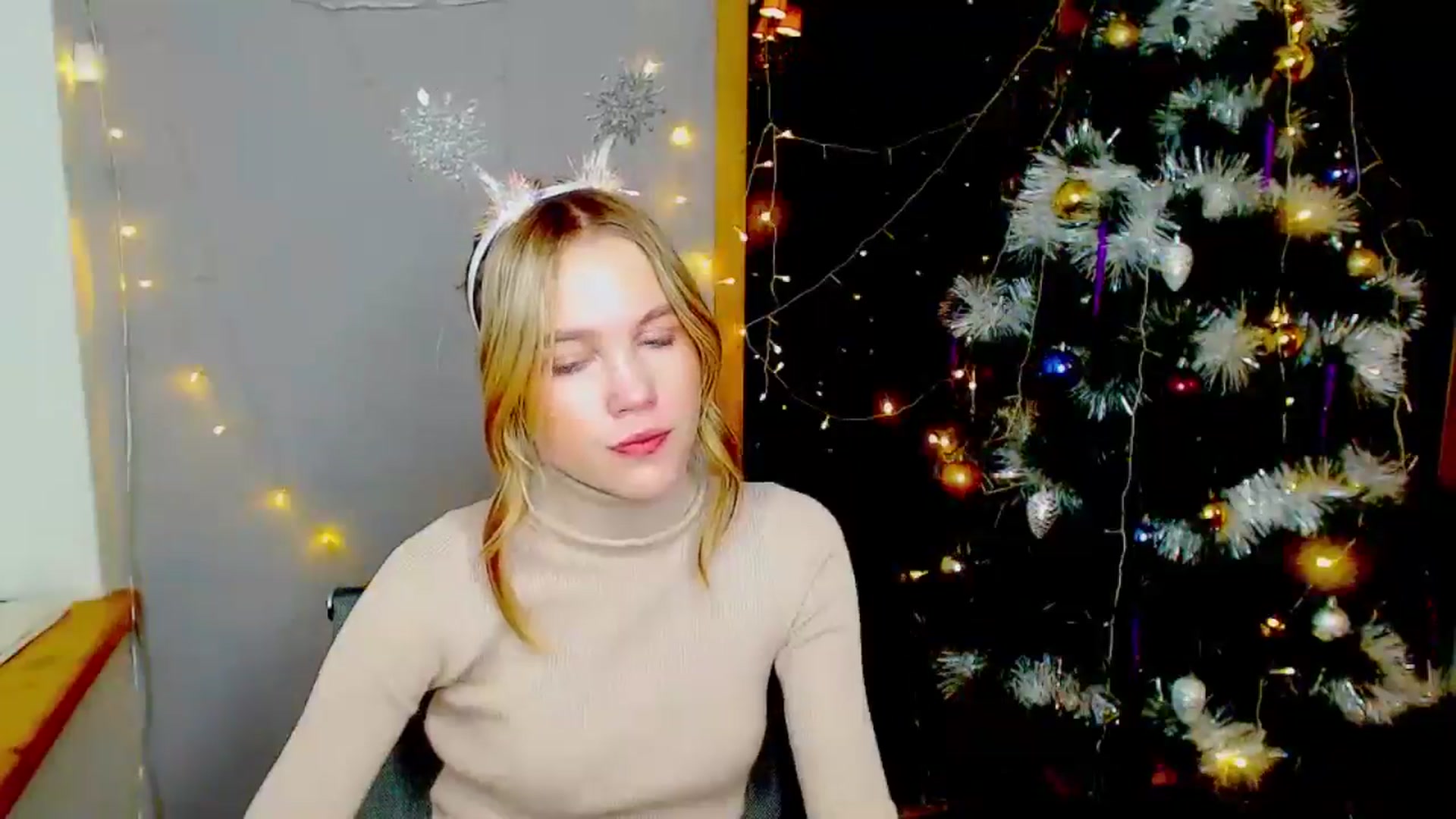 Gallery image thumbnail from Kate_Lewiss's myfreecams stream on, 12/31/2024, 07:50 image 13 of 20