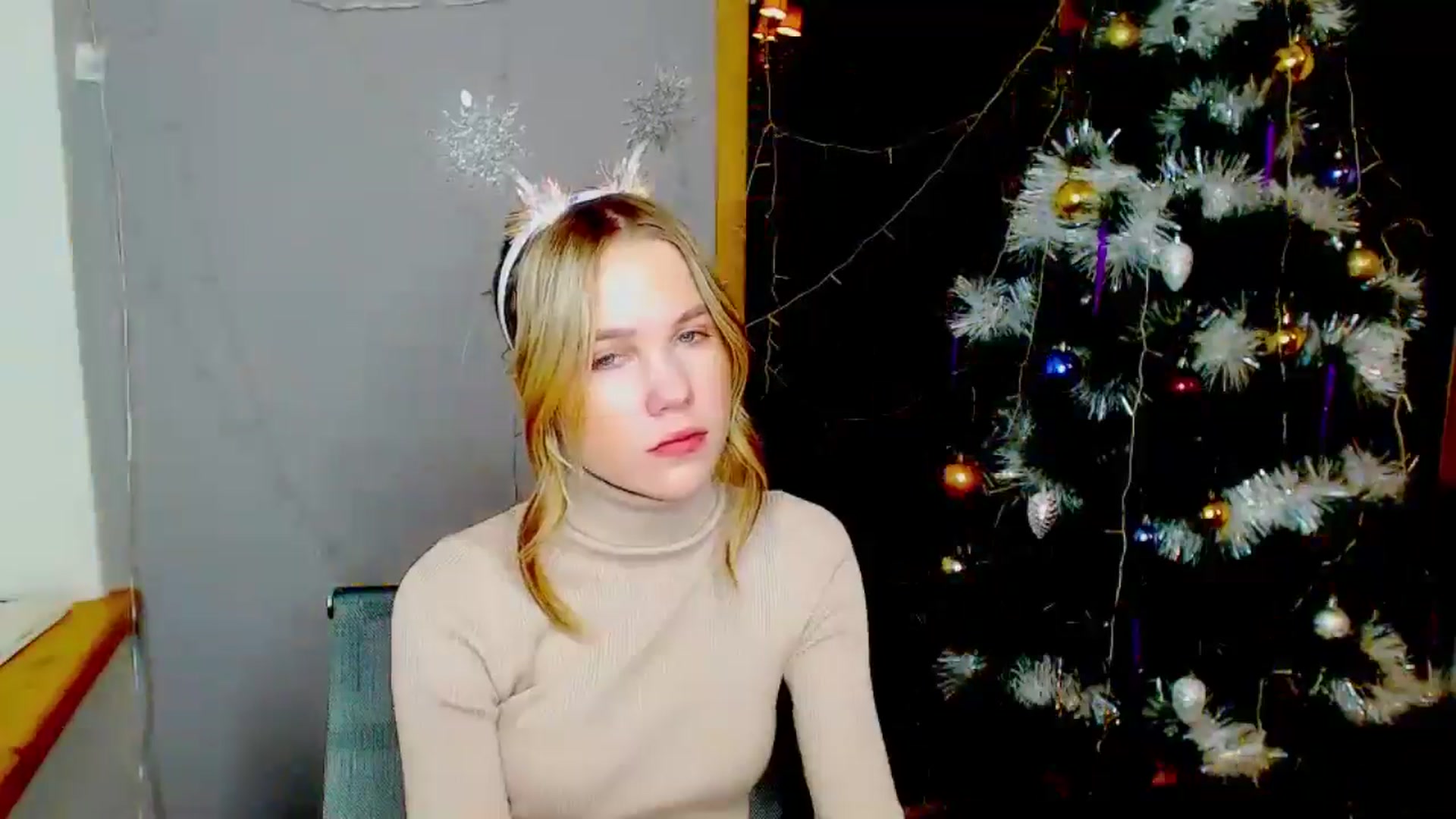 Gallery image thumbnail from Kate_Lewiss's myfreecams stream on, 12/31/2024, 07:50 image 14 of 20