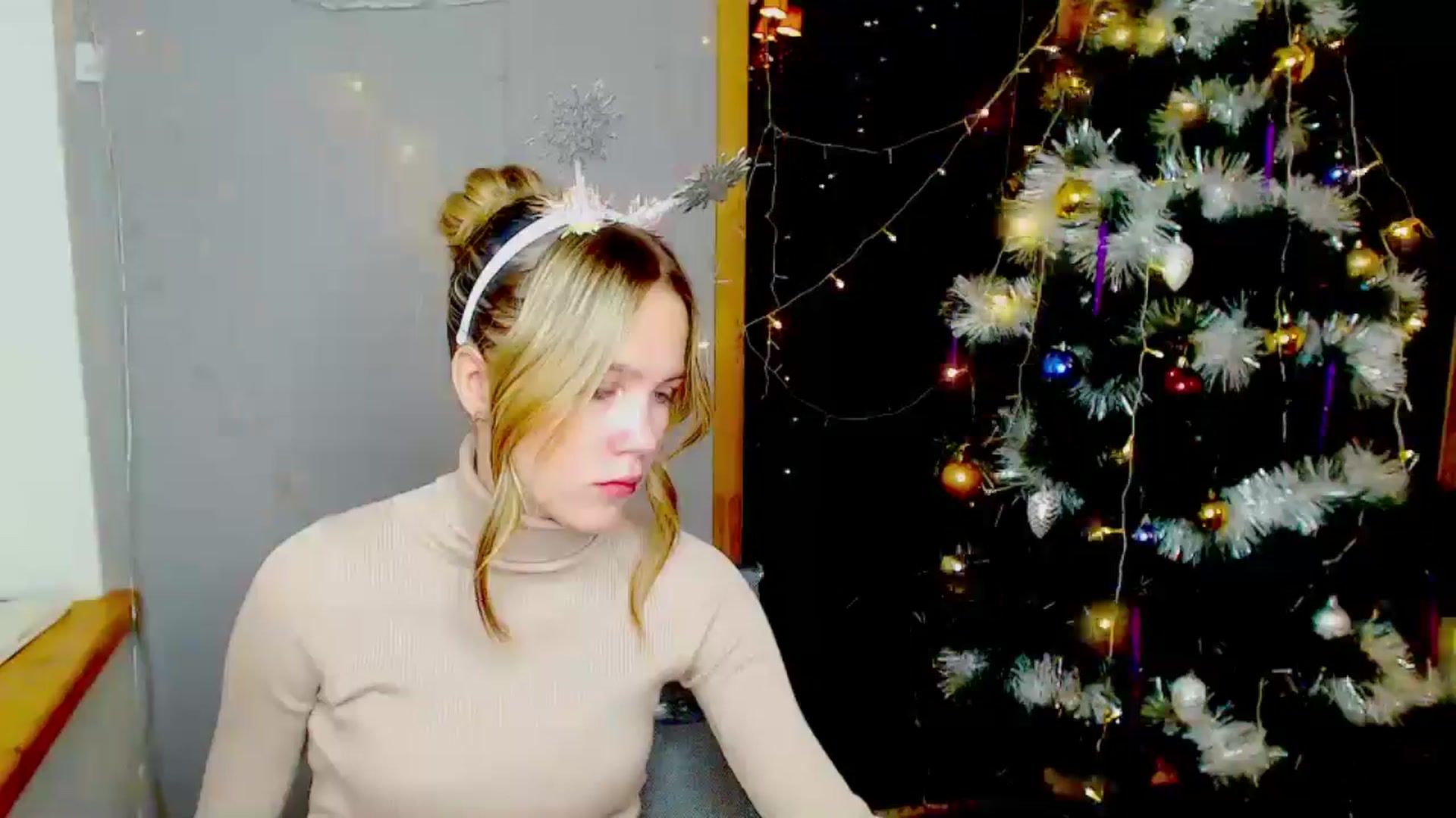 Gallery image thumbnail from Kate_Lewiss's myfreecams stream on, 12/31/2024, 07:50 image 9 of 20