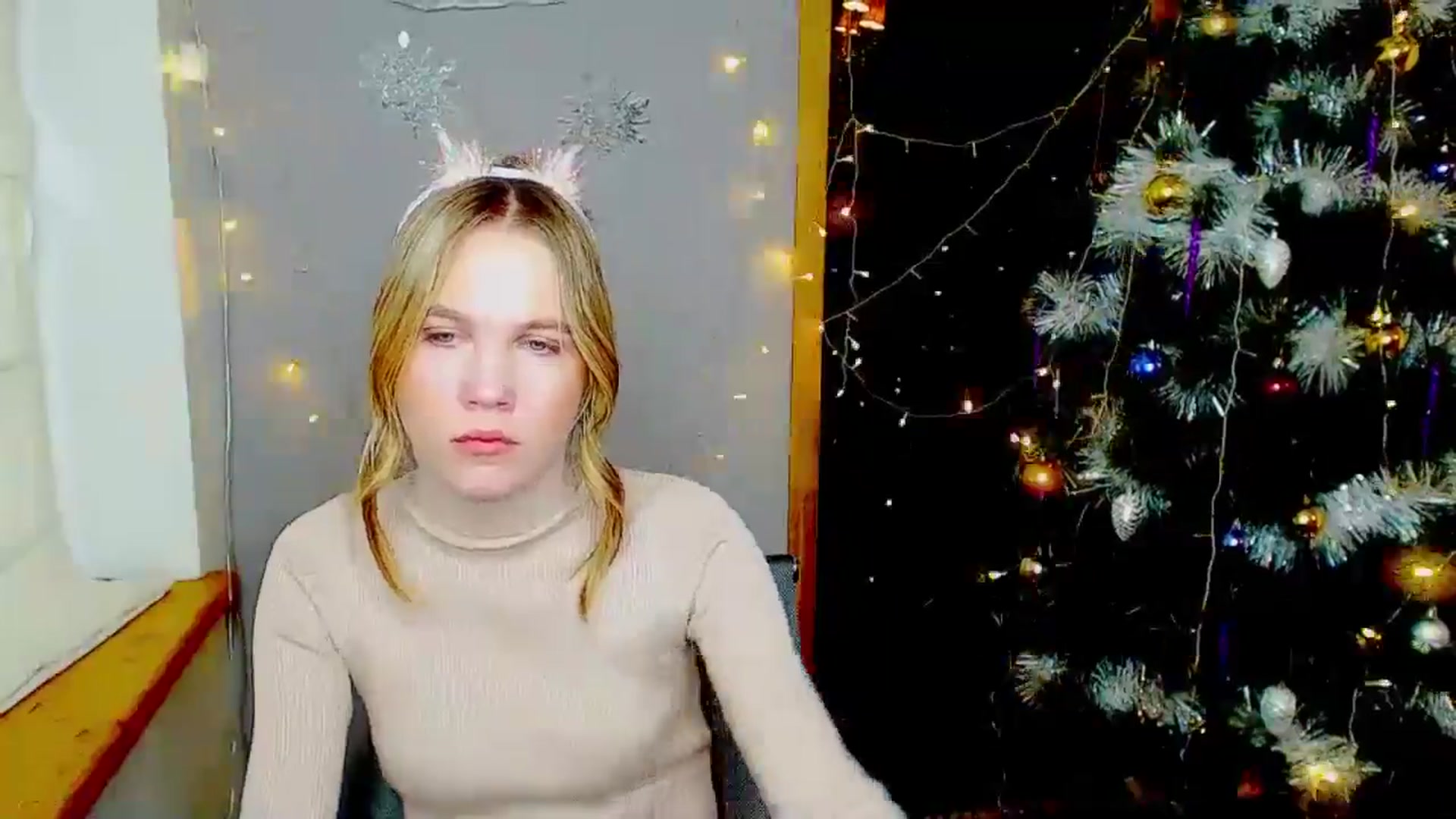 Gallery image thumbnail from Kate_Lewiss's myfreecams stream on, 12/31/2024, 09:20 image 14 of 20