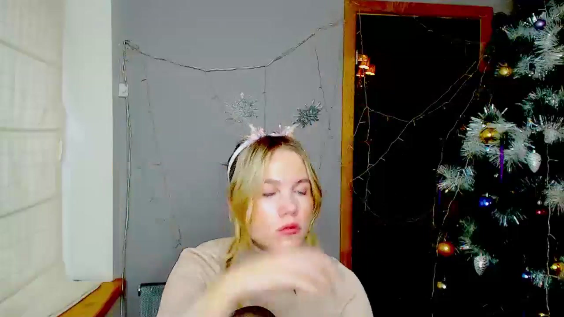 Gallery image thumbnail from Kate_Lewiss's myfreecams stream on, 12/31/2024, 11:19 image 16 of 20