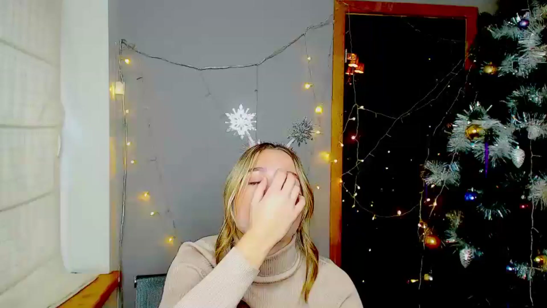 Gallery image thumbnail from Kate_Lewiss's myfreecams stream on, 12/31/2024, 11:19 image 17 of 20