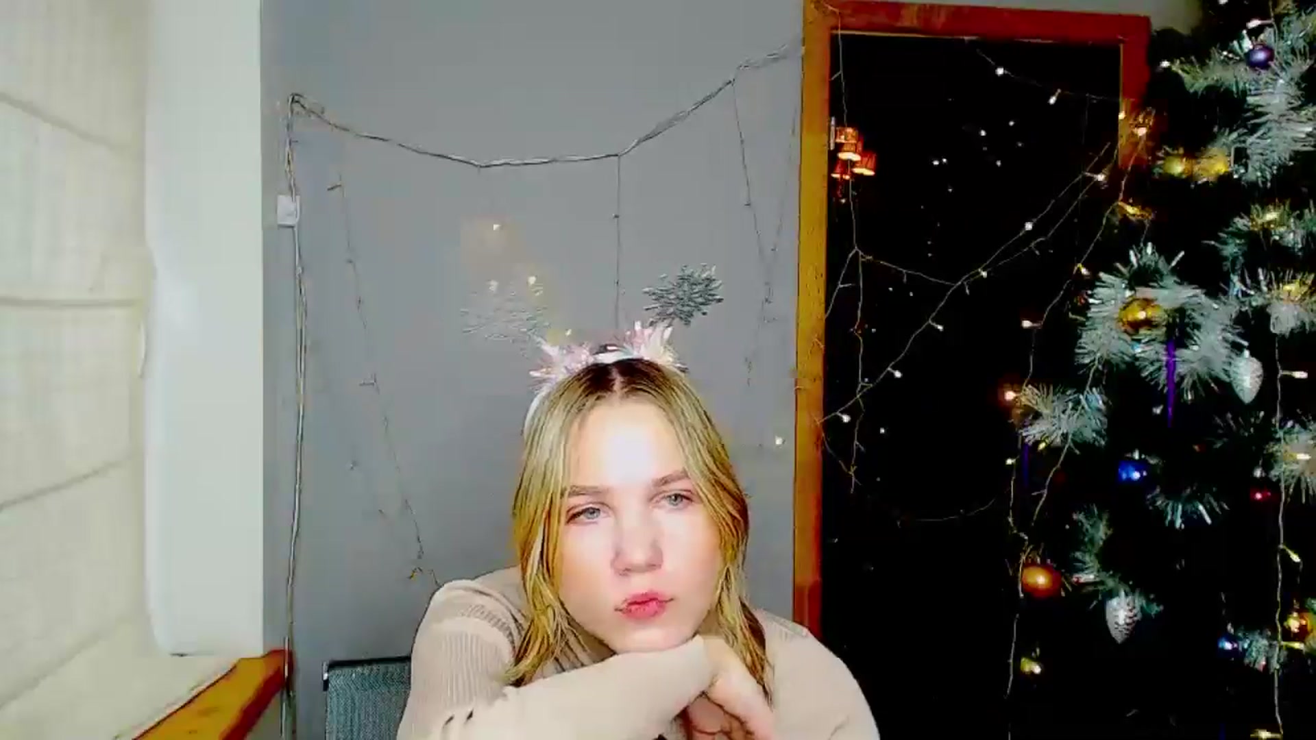 Gallery image thumbnail from Kate_Lewiss's myfreecams stream on, 12/31/2024, 11:19 image 15 of 20