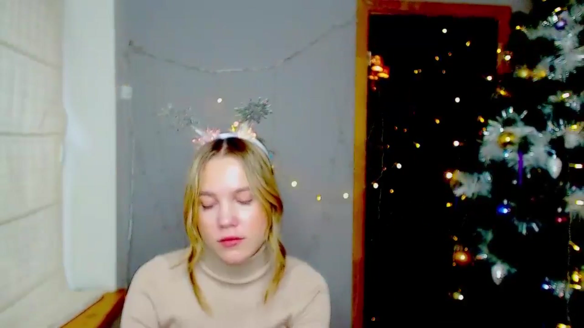 Gallery image thumbnail from Kate_Lewiss's myfreecams stream on, 12/31/2024, 11:19 image 14 of 20