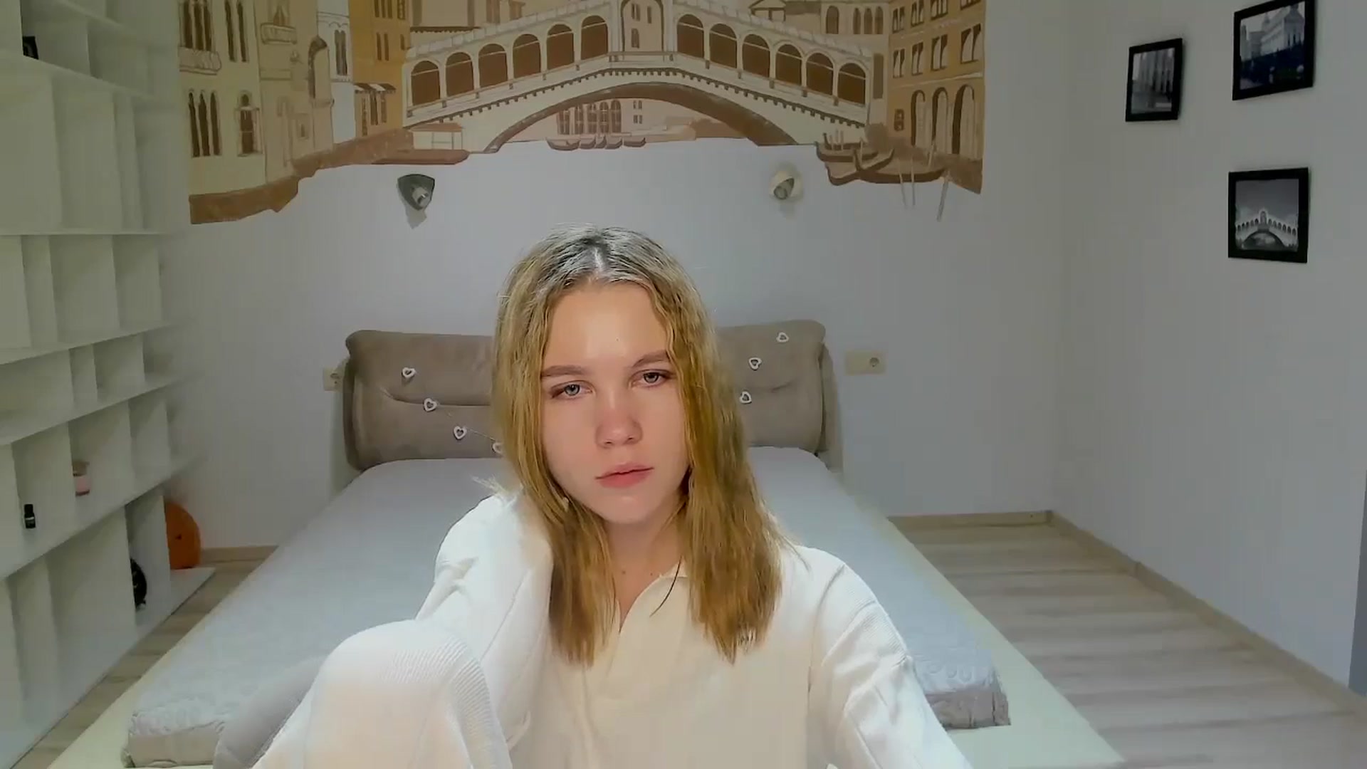 Gallery image thumbnail from Kate_Lewiss's myfreecams stream on, 01/03/2025, 12:21 image 3 of 20