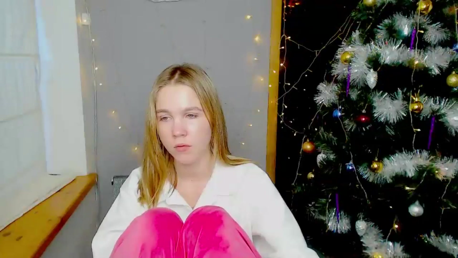 Gallery image thumbnail from Kate_Lewiss's myfreecams stream on, 01/05/2025, 09:44 image 7 of 20