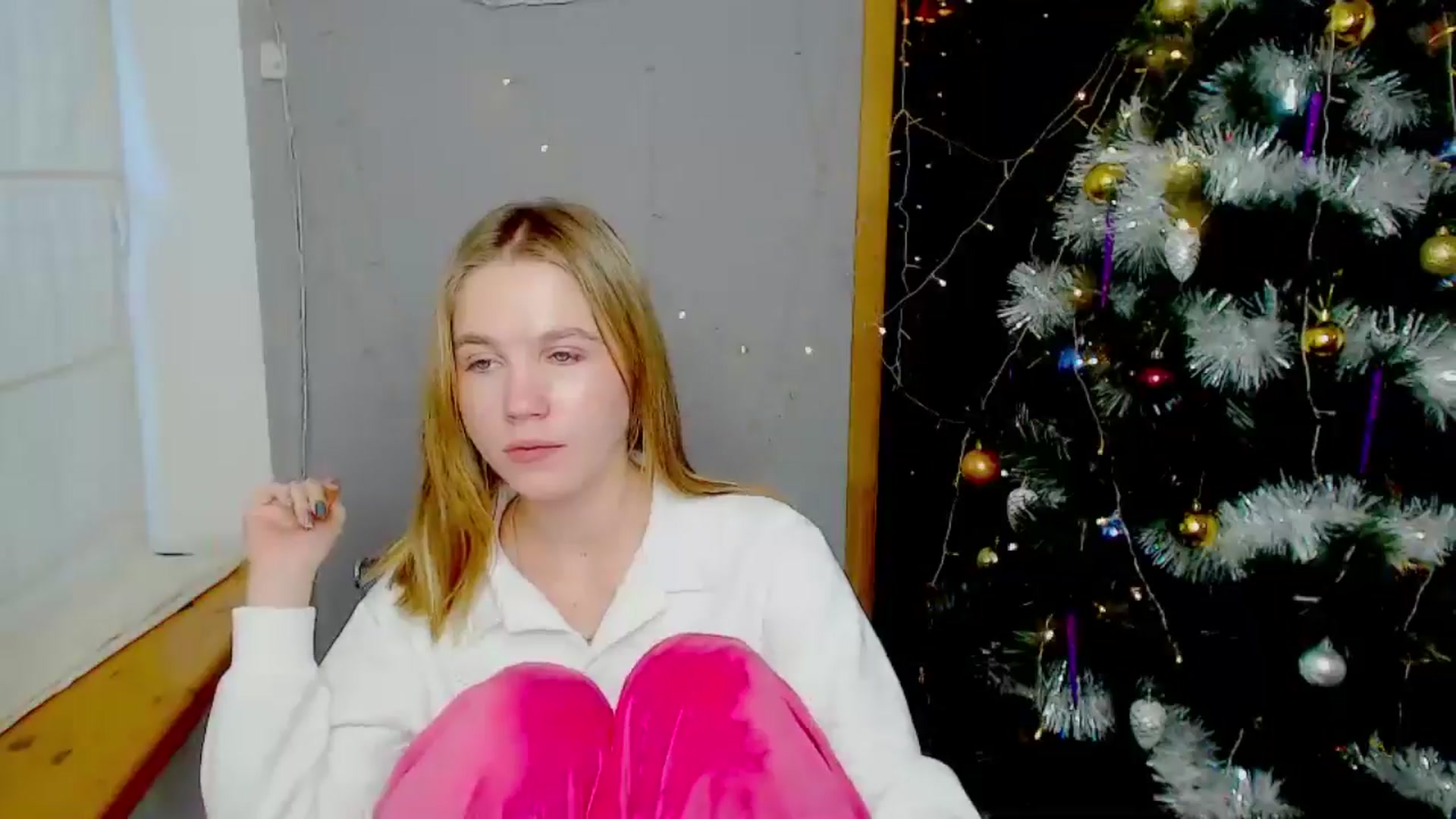 Gallery image thumbnail from Kate_Lewiss's myfreecams stream on, 01/05/2025, 09:44 image 6 of 20