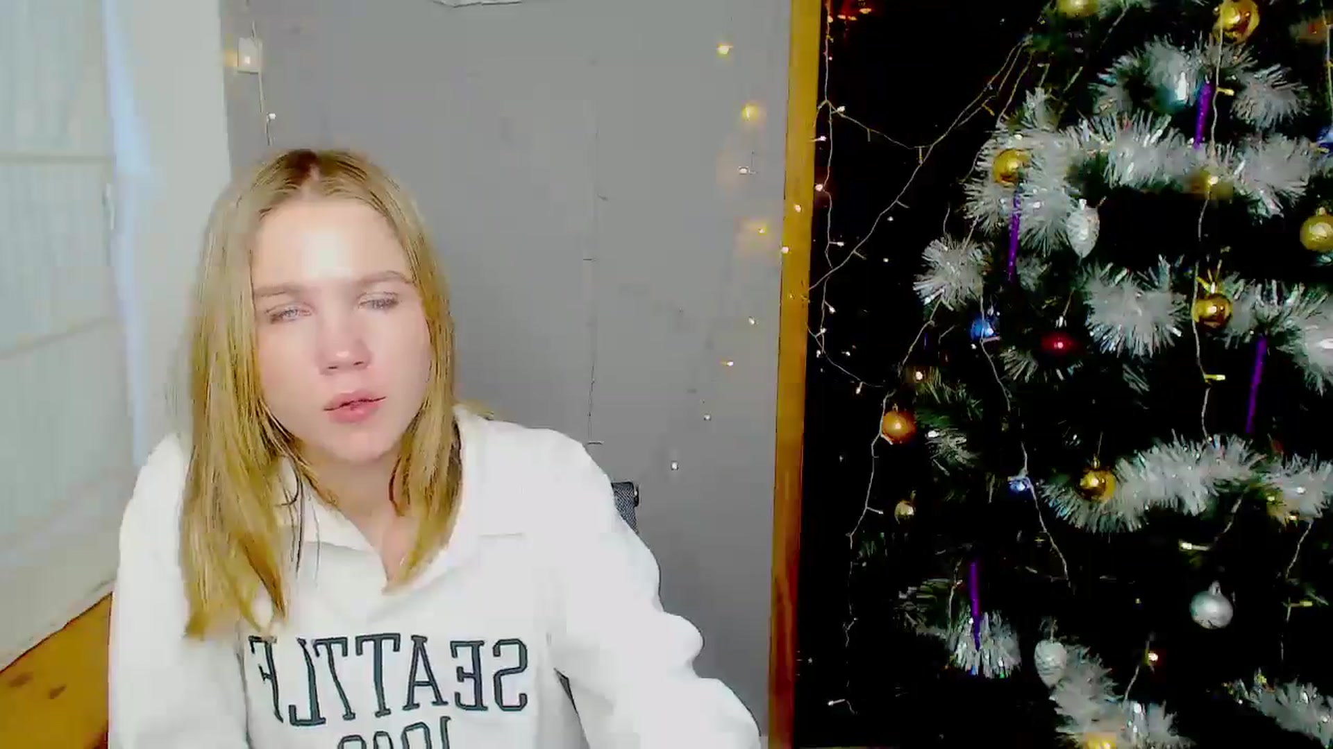 Gallery image thumbnail from Kate_Lewiss's myfreecams stream on, 01/05/2025, 12:04 image 4 of 20