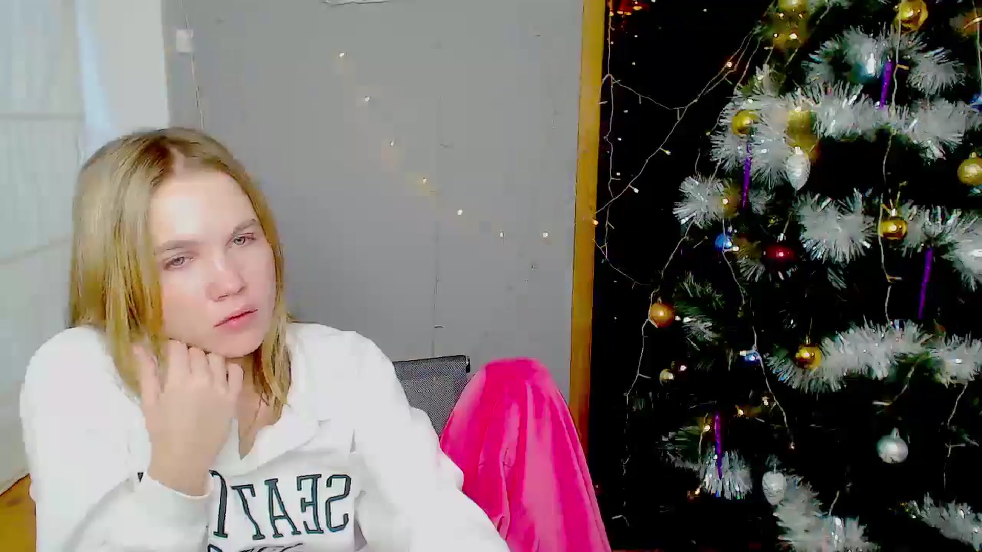 Gallery image thumbnail from Kate_Lewiss's myfreecams stream on, 01/05/2025, 12:04 image 8 of 20