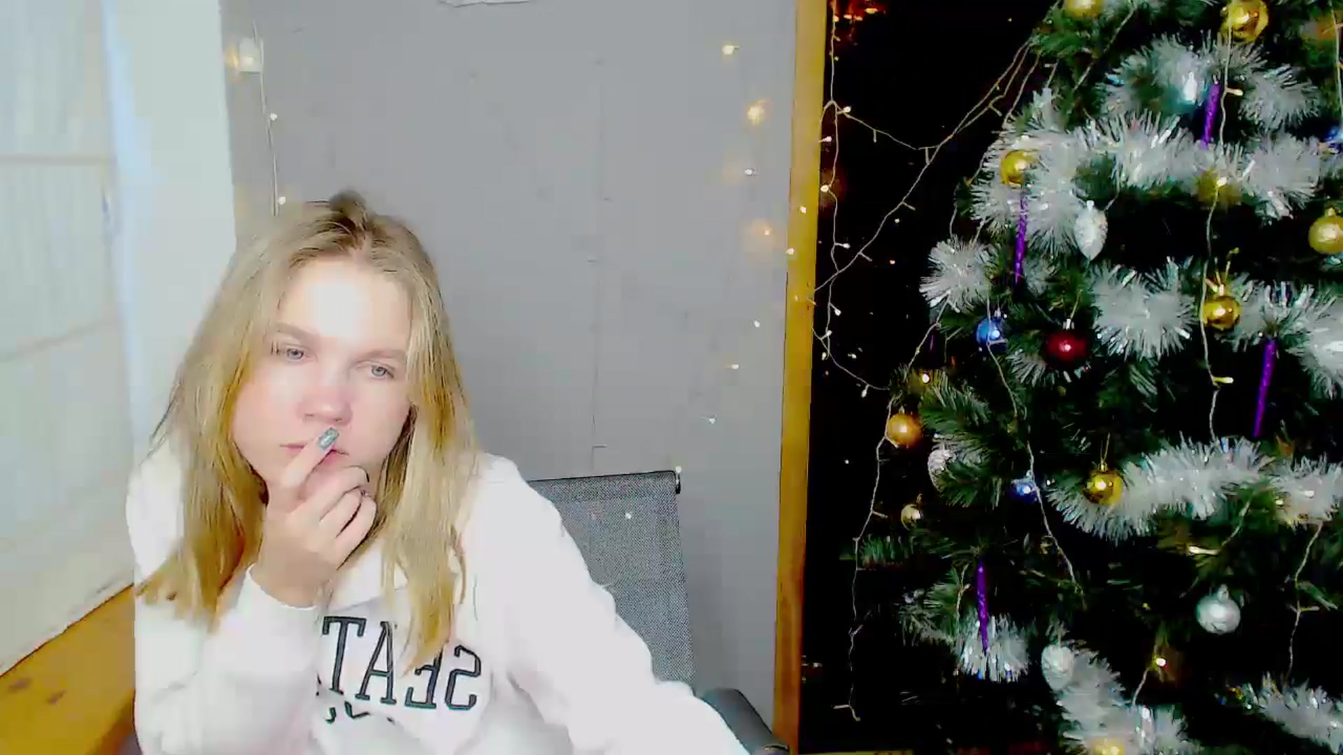 Gallery image thumbnail from Kate_Lewiss's myfreecams stream on, 01/05/2025, 12:04 image 18 of 20