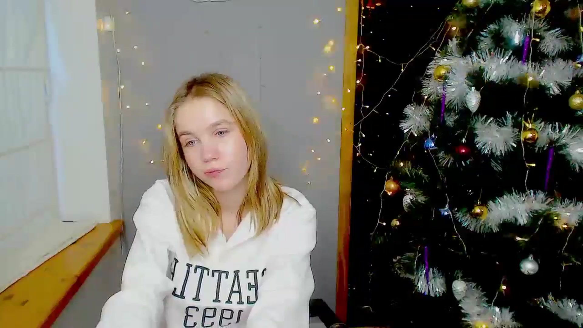 Gallery image thumbnail from Kate_Lewiss's myfreecams stream on, 01/05/2025, 12:04 image 16 of 20