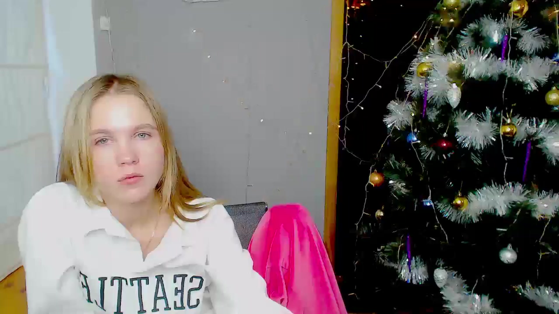 Gallery image thumbnail from Kate_Lewiss's myfreecams stream on, 01/05/2025, 12:04 image 7 of 20