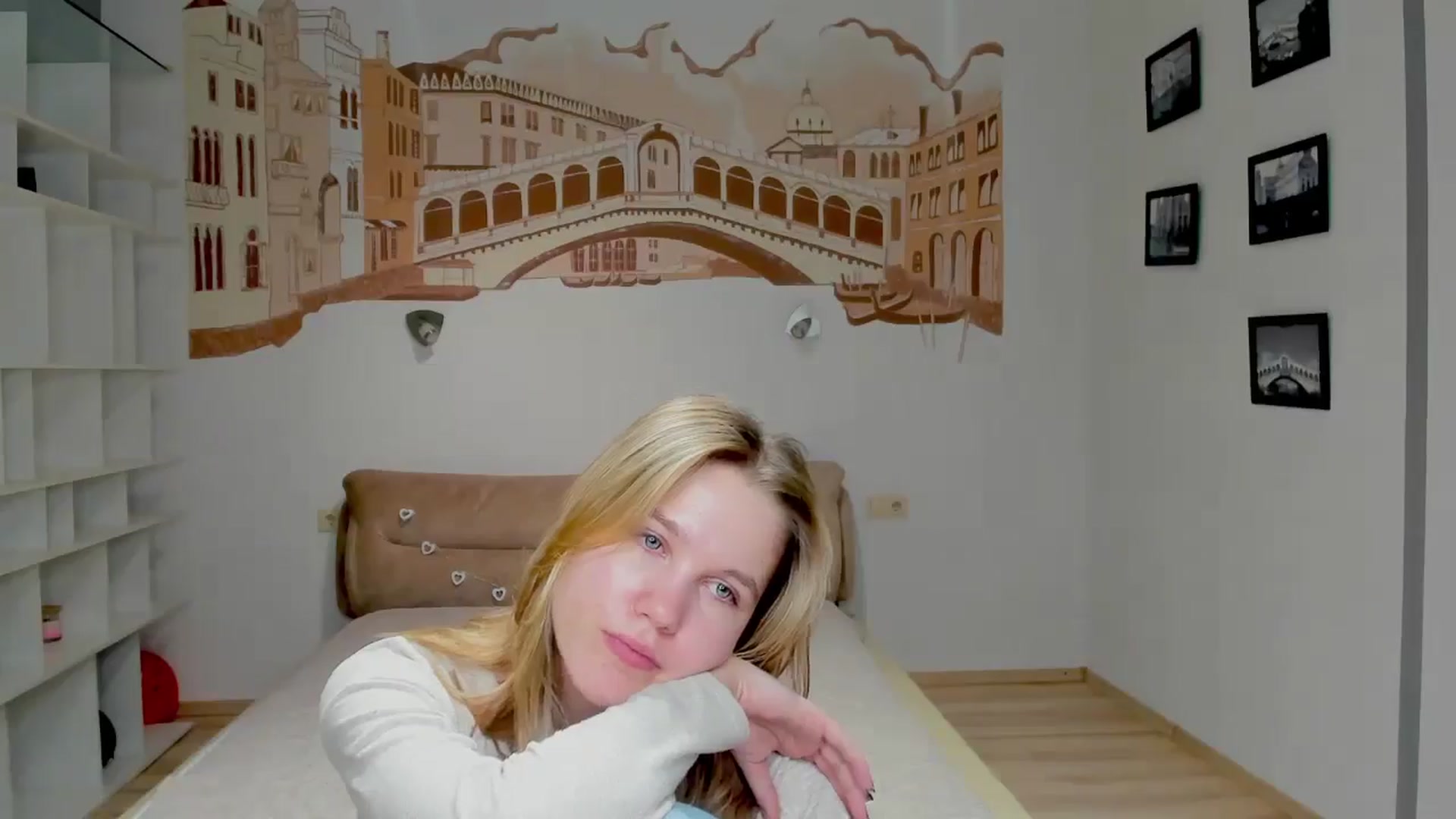 Gallery image thumbnail from Kate_Lewiss's myfreecams stream on, 01/08/2025, 12:09 image 18 of 20