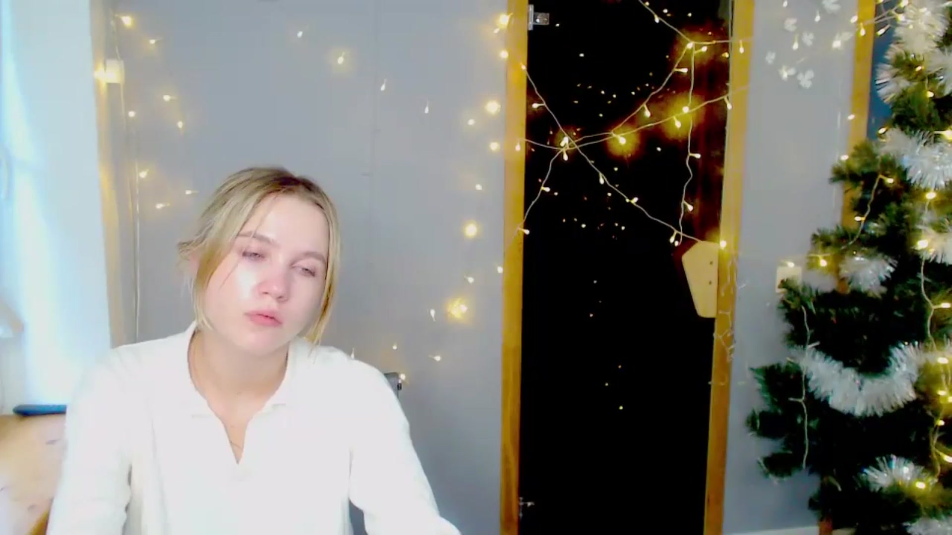 Gallery image thumbnail from Kate_Lewiss's myfreecams stream on, 01/09/2025, 11:28 image 16 of 20