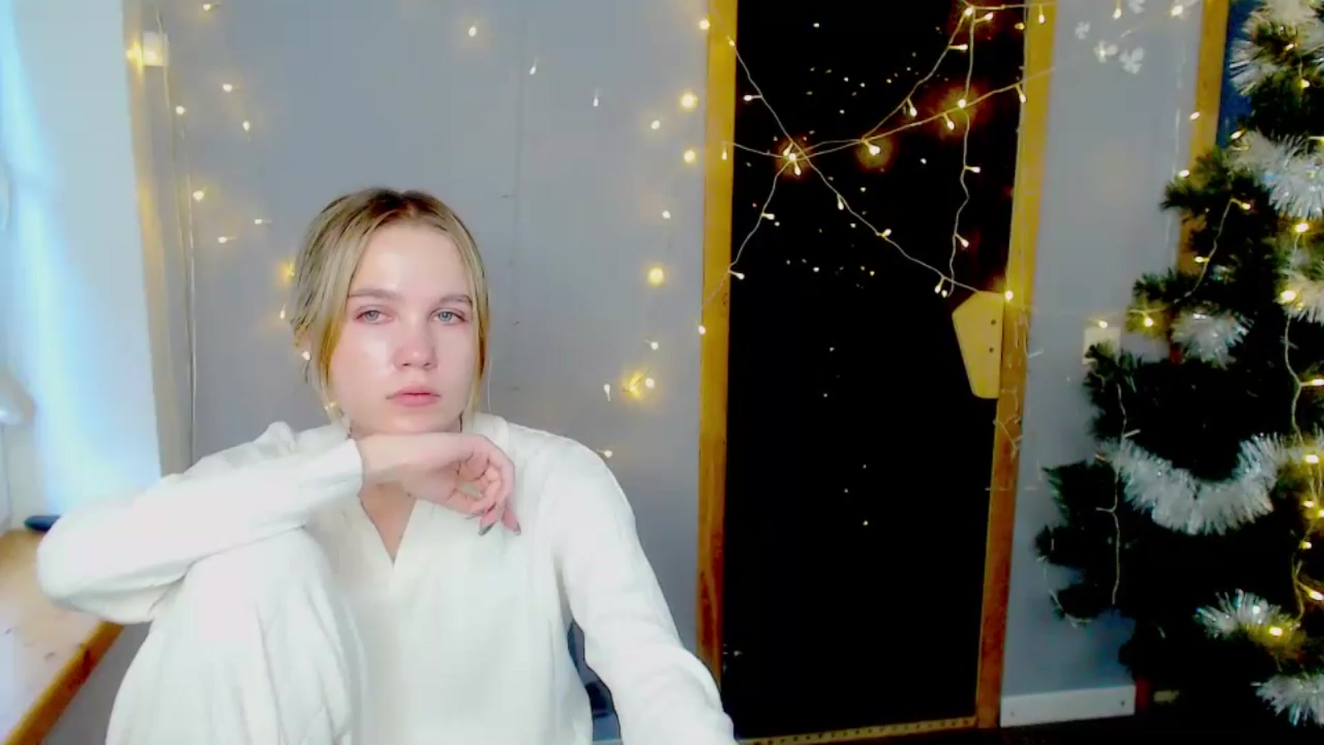 Gallery image thumbnail from Kate_Lewiss's myfreecams stream on, 01/09/2025, 11:28 image 1 of 20