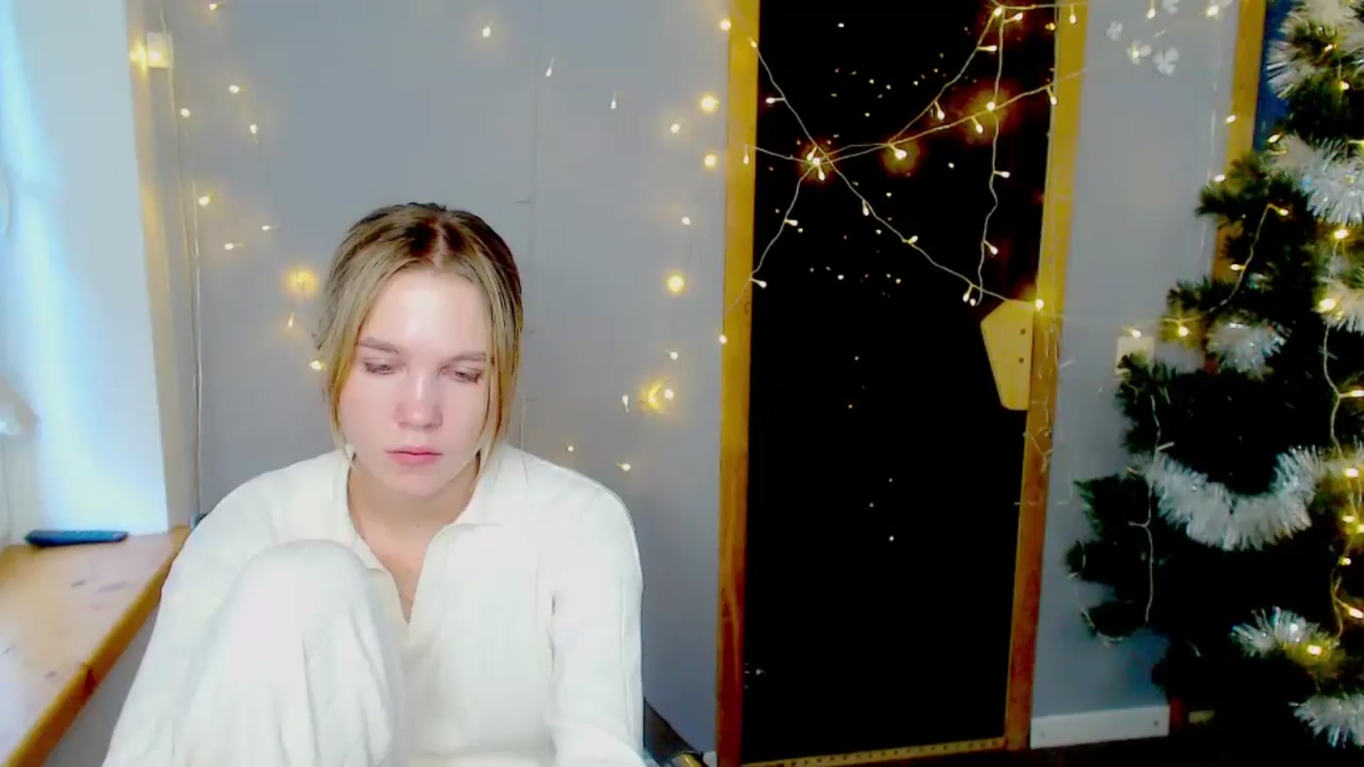 Gallery image thumbnail from Kate_Lewiss's myfreecams stream on, 01/09/2025, 11:28 image 2 of 20