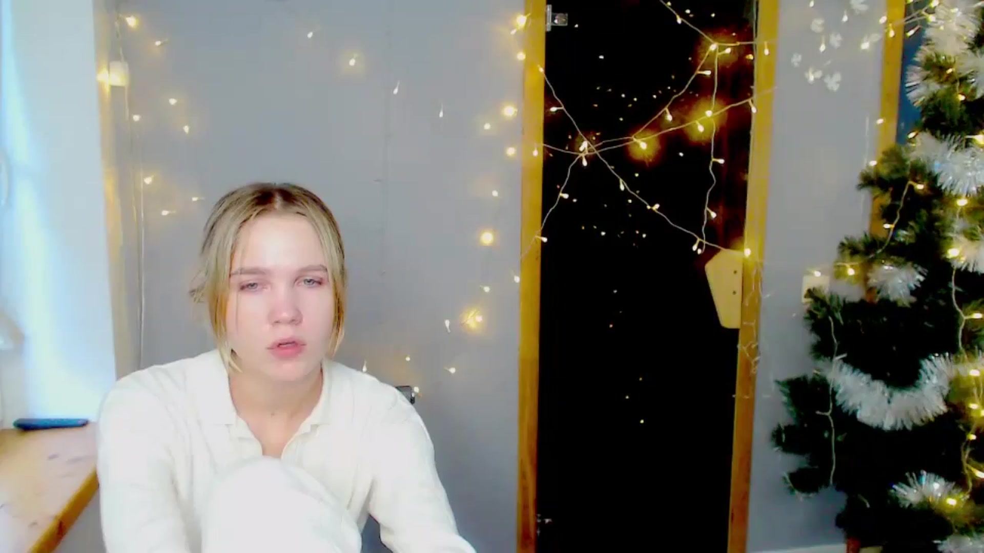 Gallery image thumbnail from Kate_Lewiss's myfreecams stream on, 01/09/2025, 11:28 image 19 of 20