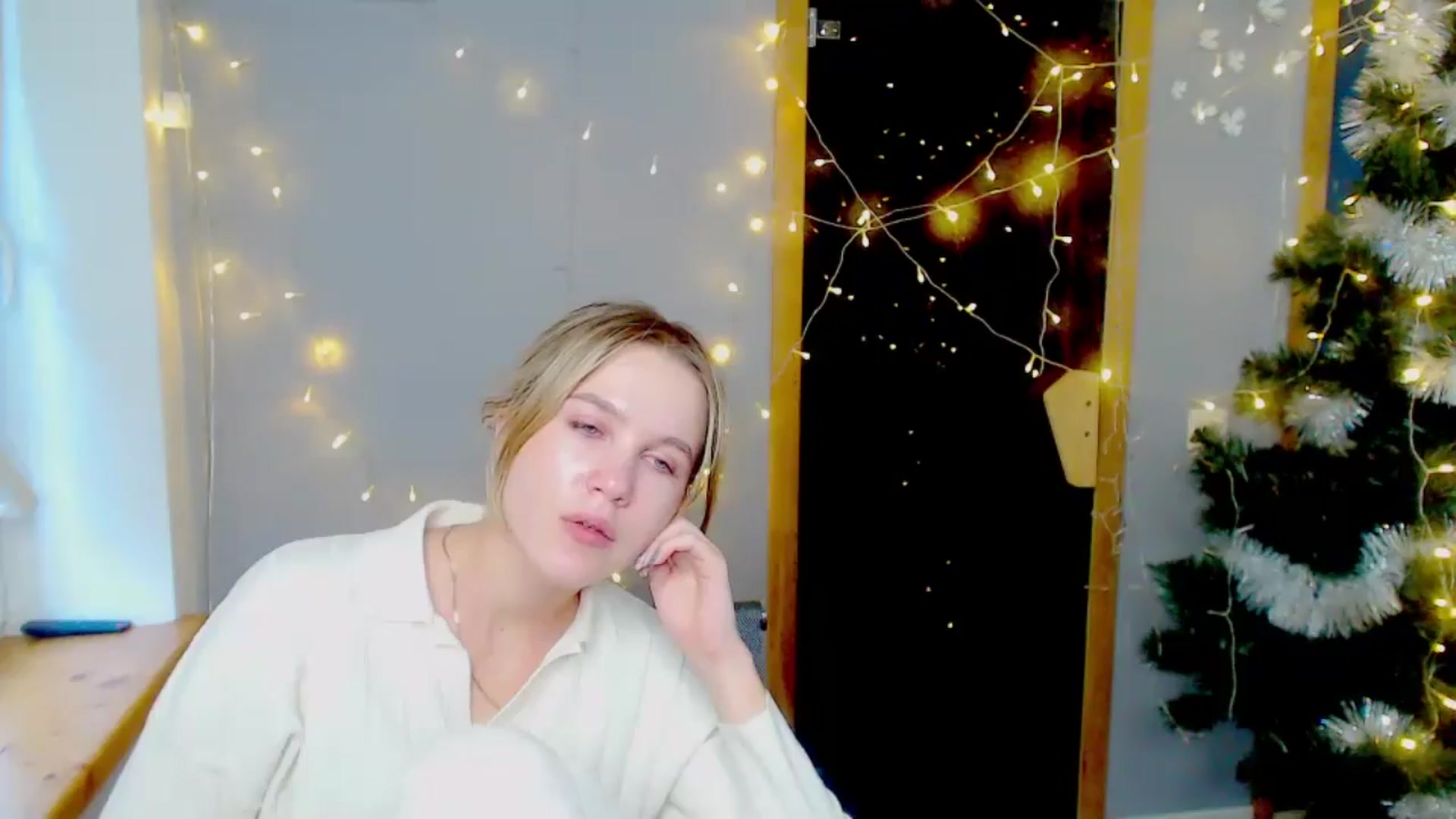 Gallery image thumbnail from Kate_Lewiss's myfreecams stream on, 01/09/2025, 12:02 image 8 of 20
