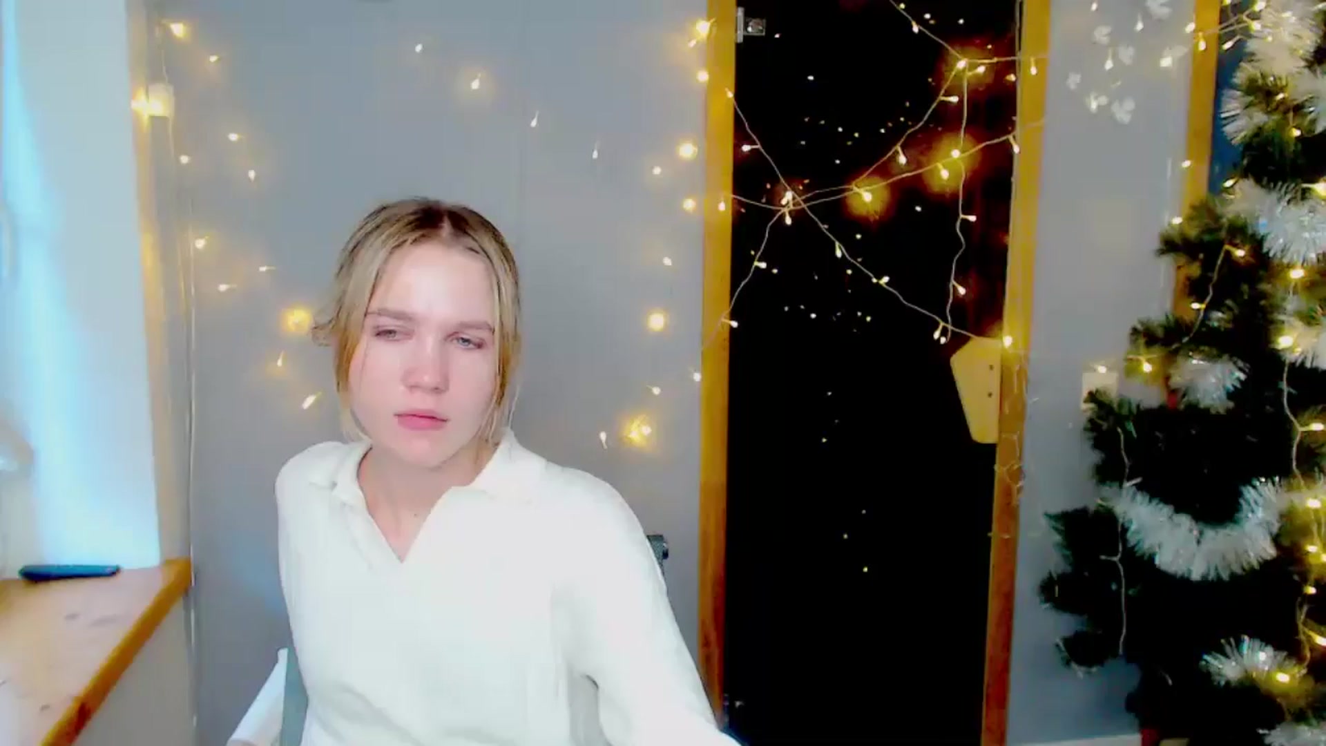 Gallery image thumbnail from Kate_Lewiss's myfreecams stream on, 01/09/2025, 12:02 image 16 of 20