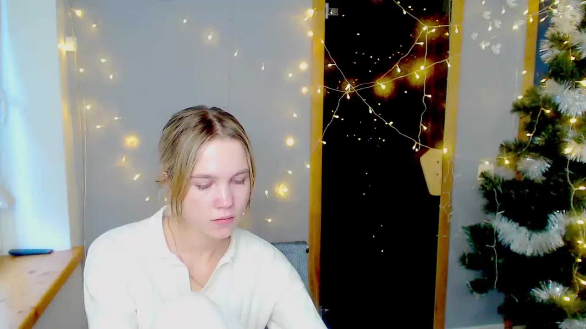 Gallery image thumbnail from Kate_Lewiss's myfreecams stream on, 01/09/2025, 12:02 image 10 of 20