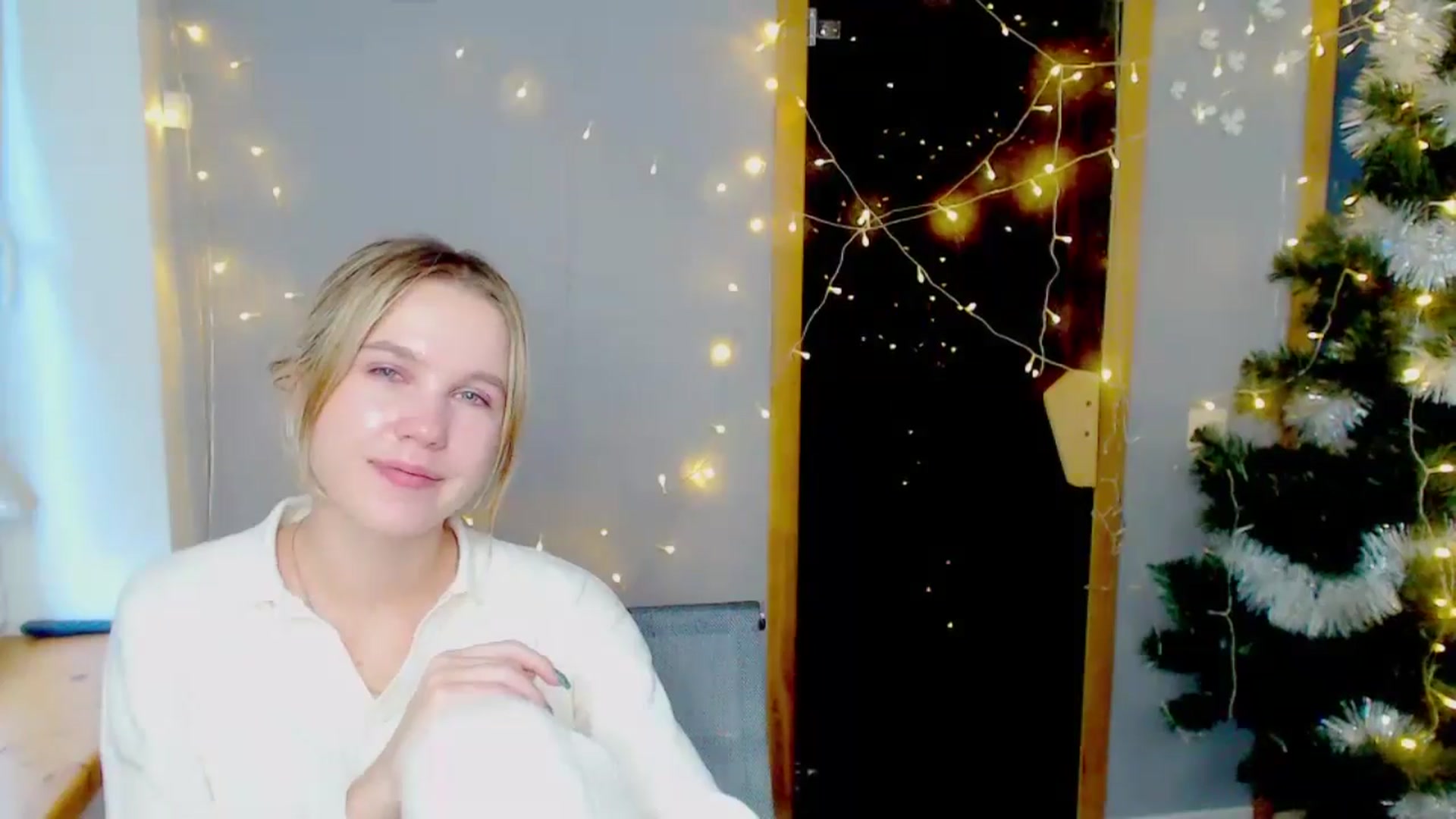 Gallery image thumbnail from Kate_Lewiss's myfreecams stream on, 01/09/2025, 12:02 image 4 of 20