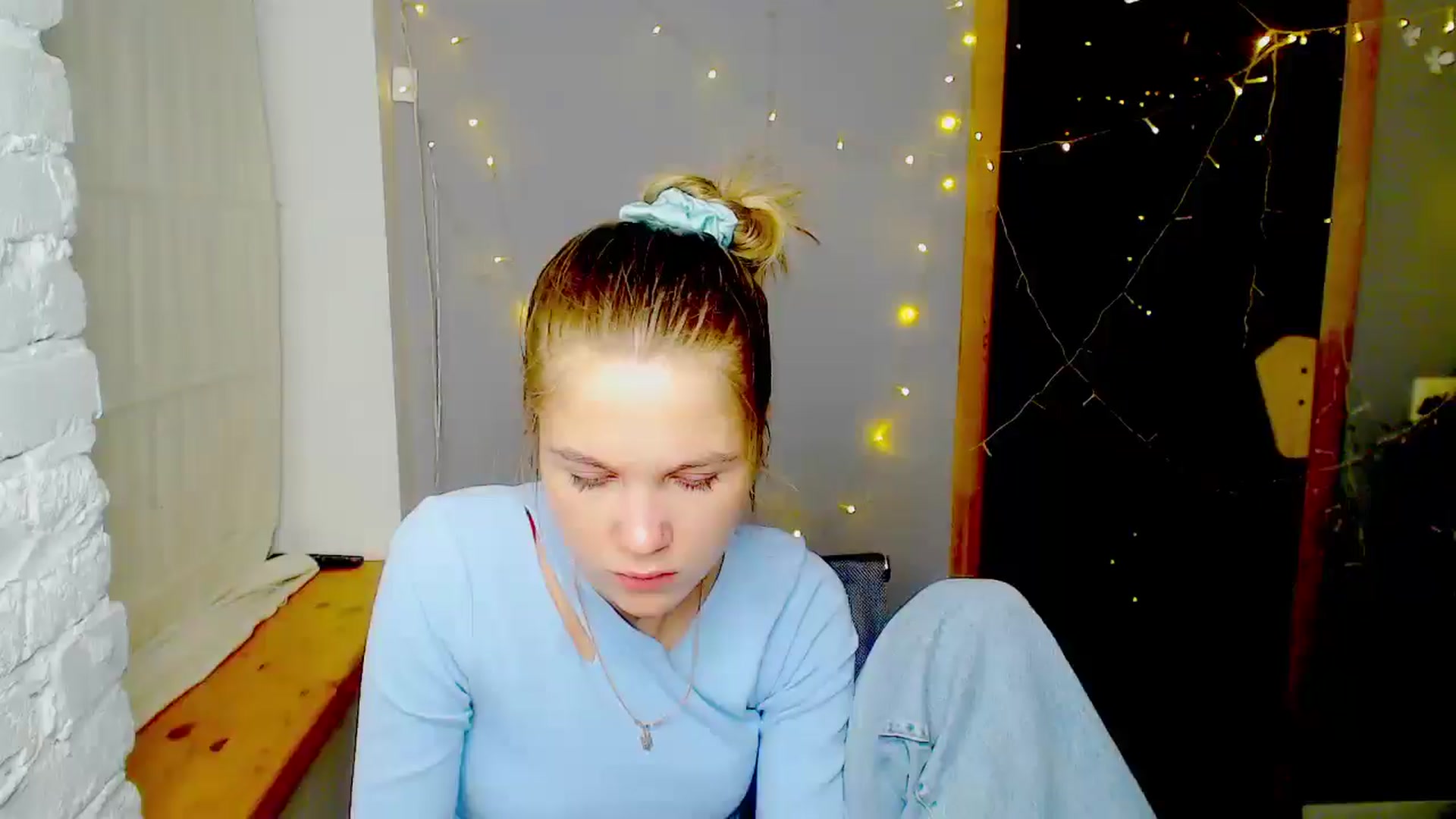 Gallery image thumbnail from Kate_Lewiss's myfreecams stream on, 01/11/2025, 15:25 image 16 of 20