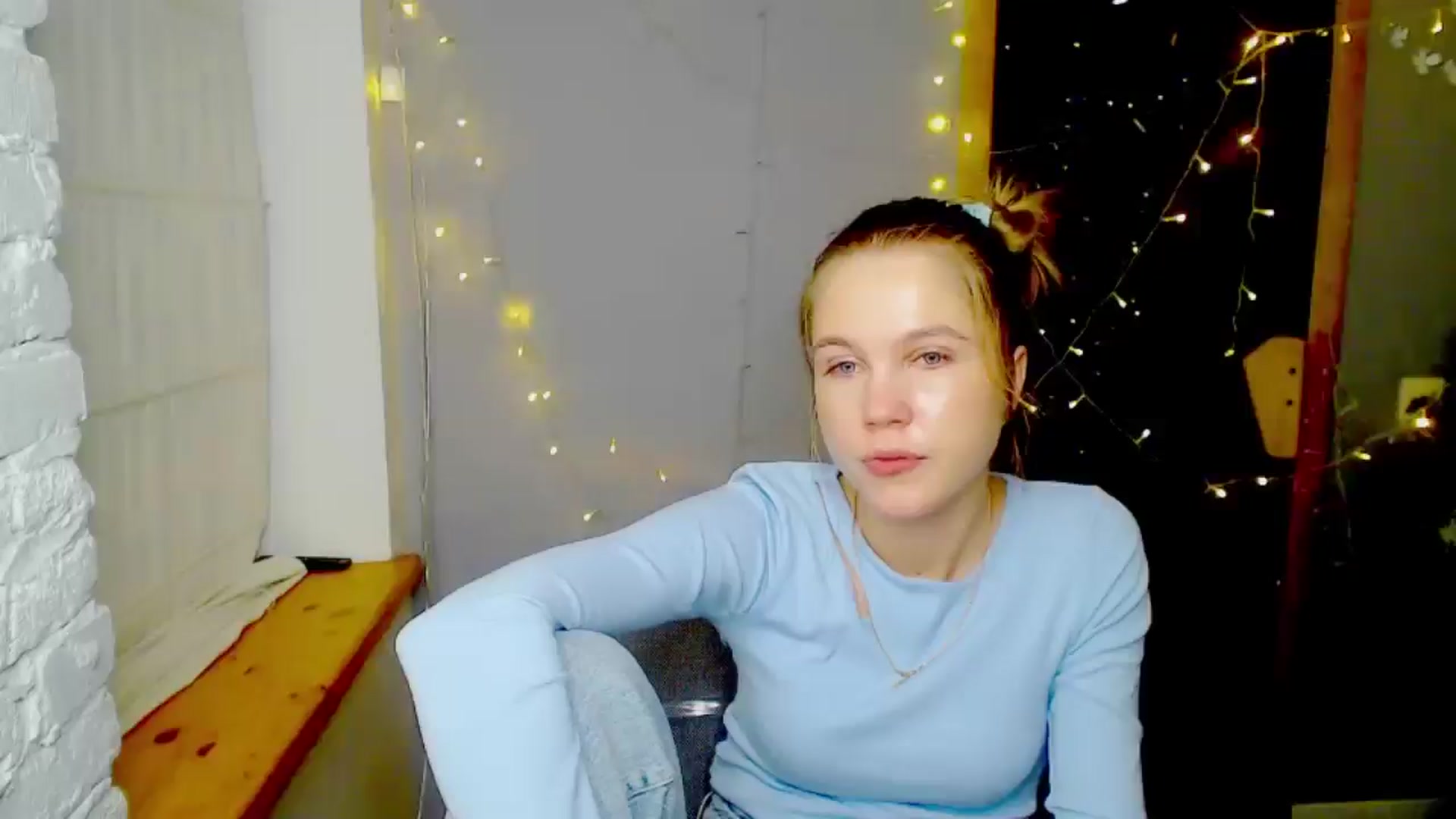 Gallery image thumbnail from Kate_Lewiss's myfreecams stream on, 01/11/2025, 15:25 image 6 of 20