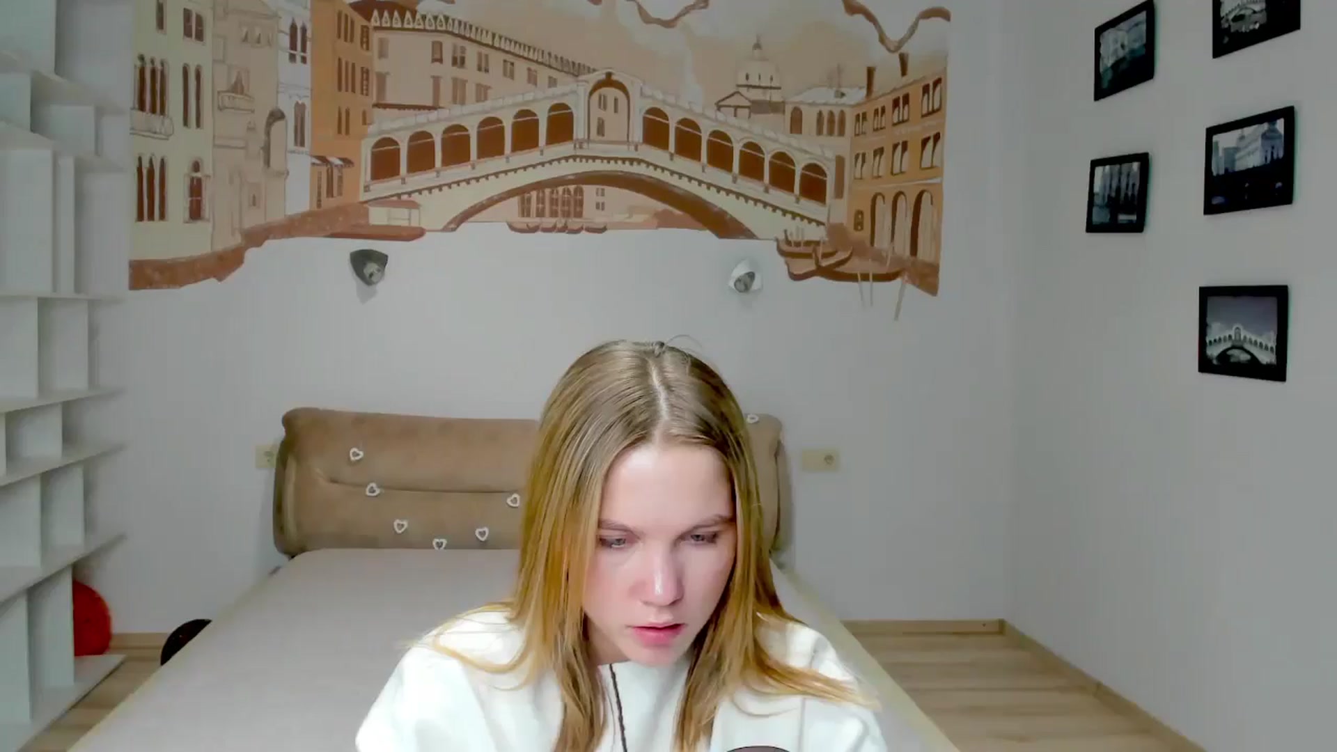 Gallery image thumbnail from Kate_Lewiss's myfreecams stream on, 01/12/2025, 16:52 image 18 of 20