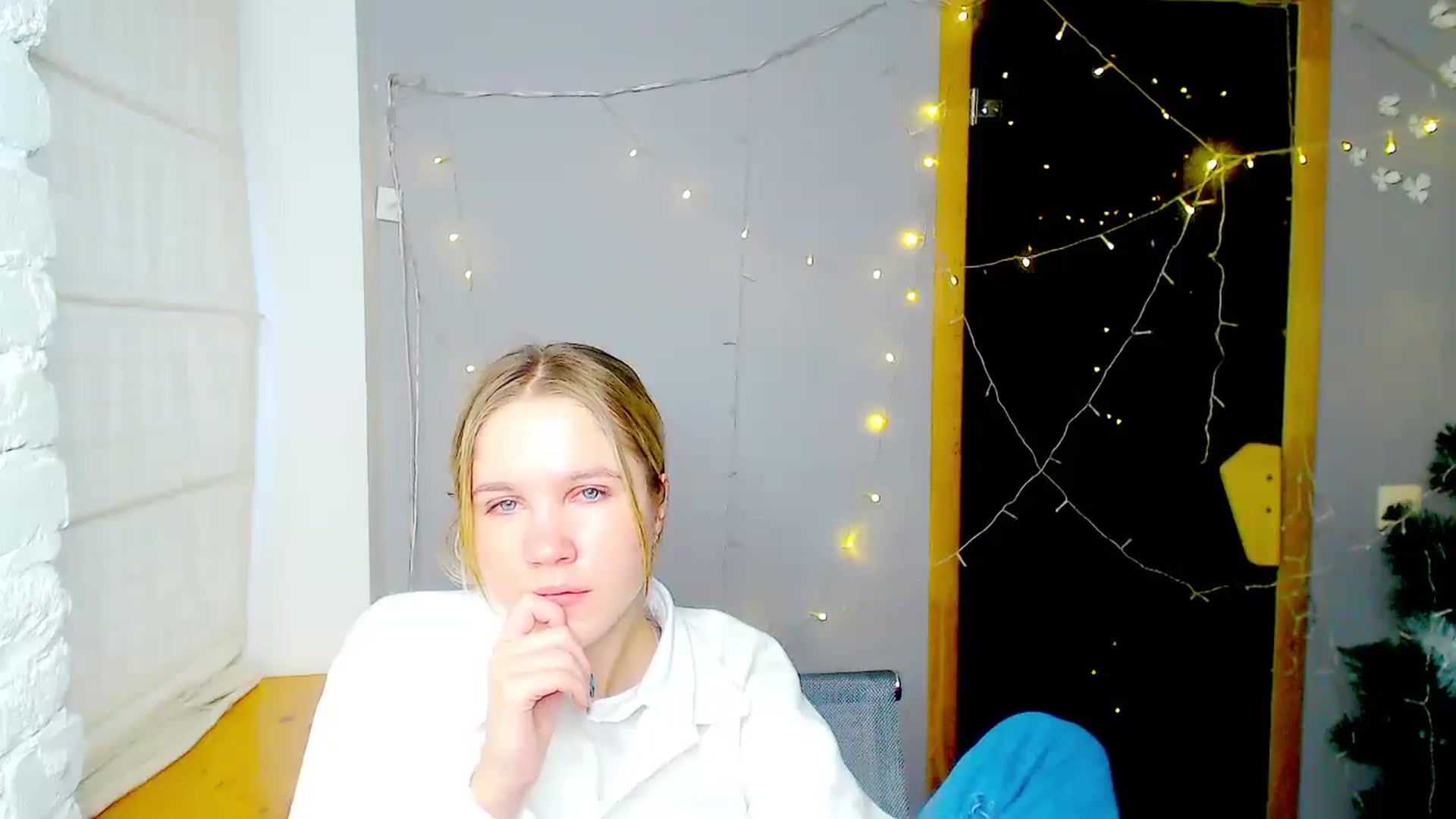 Gallery image thumbnail from Kate_Lewiss's myfreecams stream on, 01/13/2025, 12:11 image 16 of 20