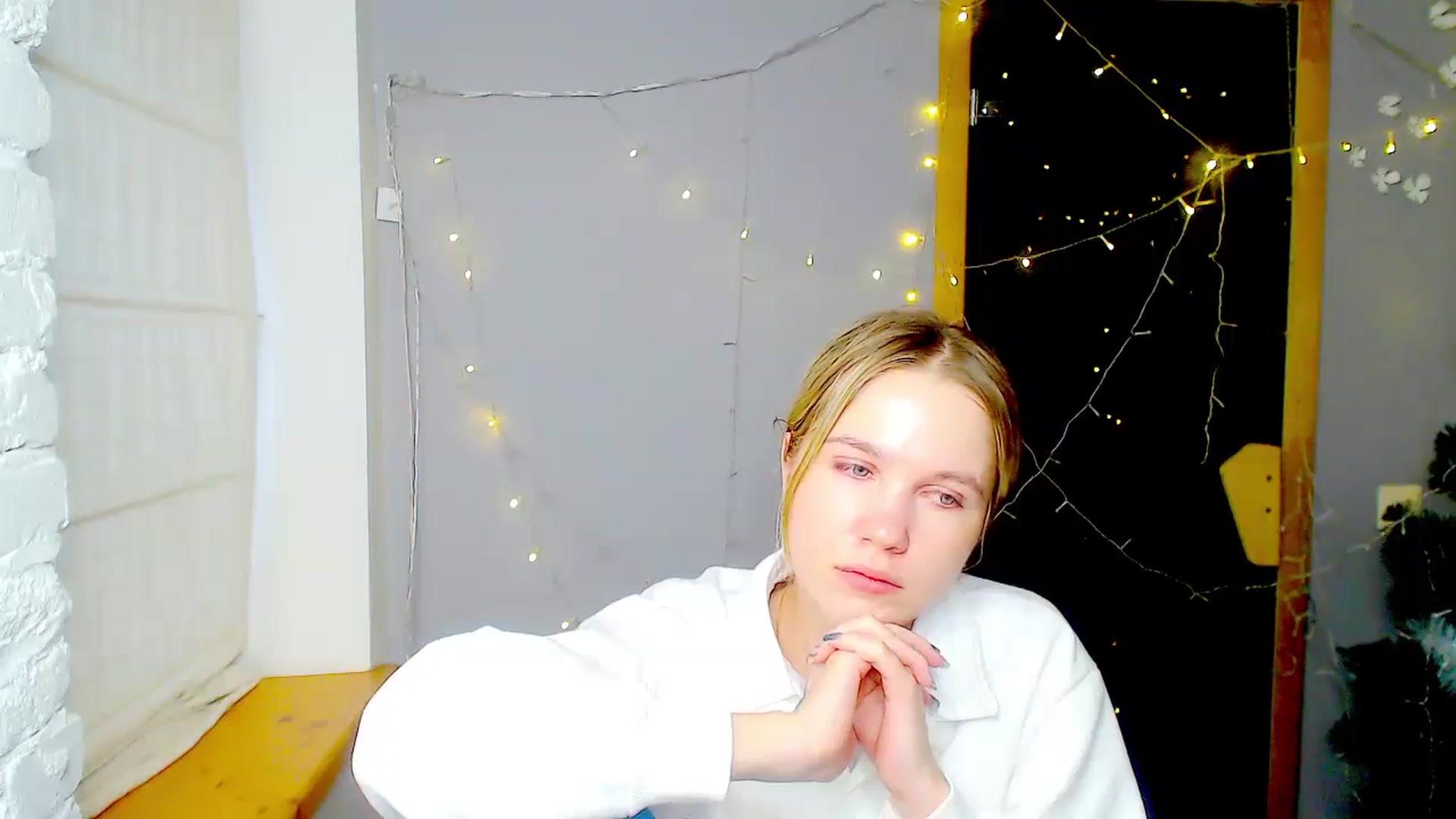 Gallery image thumbnail from Kate_Lewiss's myfreecams stream on, 01/13/2025, 12:11 image 19 of 20
